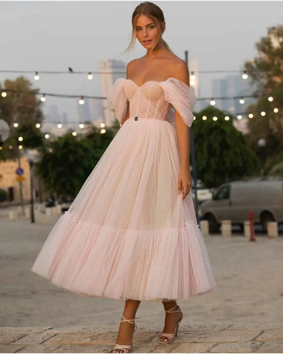 A-line Tulle Sweetheart Tea-Length Homecoming Dresses