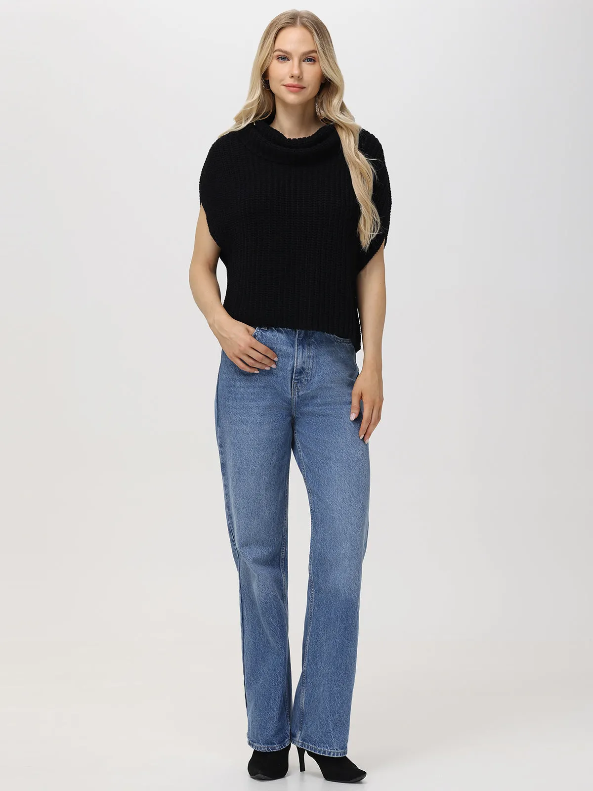 Cate: Sleeveless Turtleneck Sweater