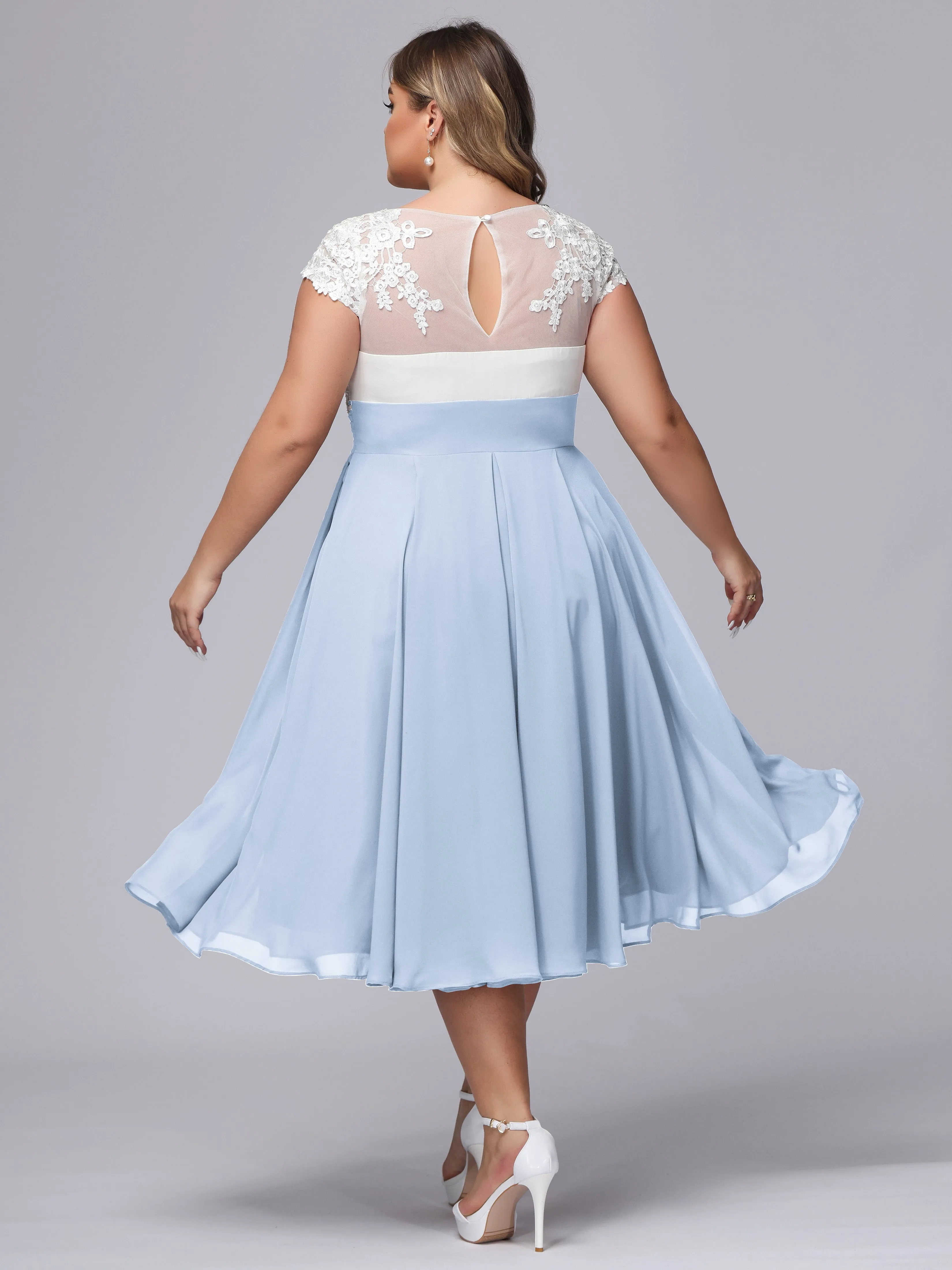 Chic Lace Top Chiffon Tea-Length Plus Size Bridesmaid Dress