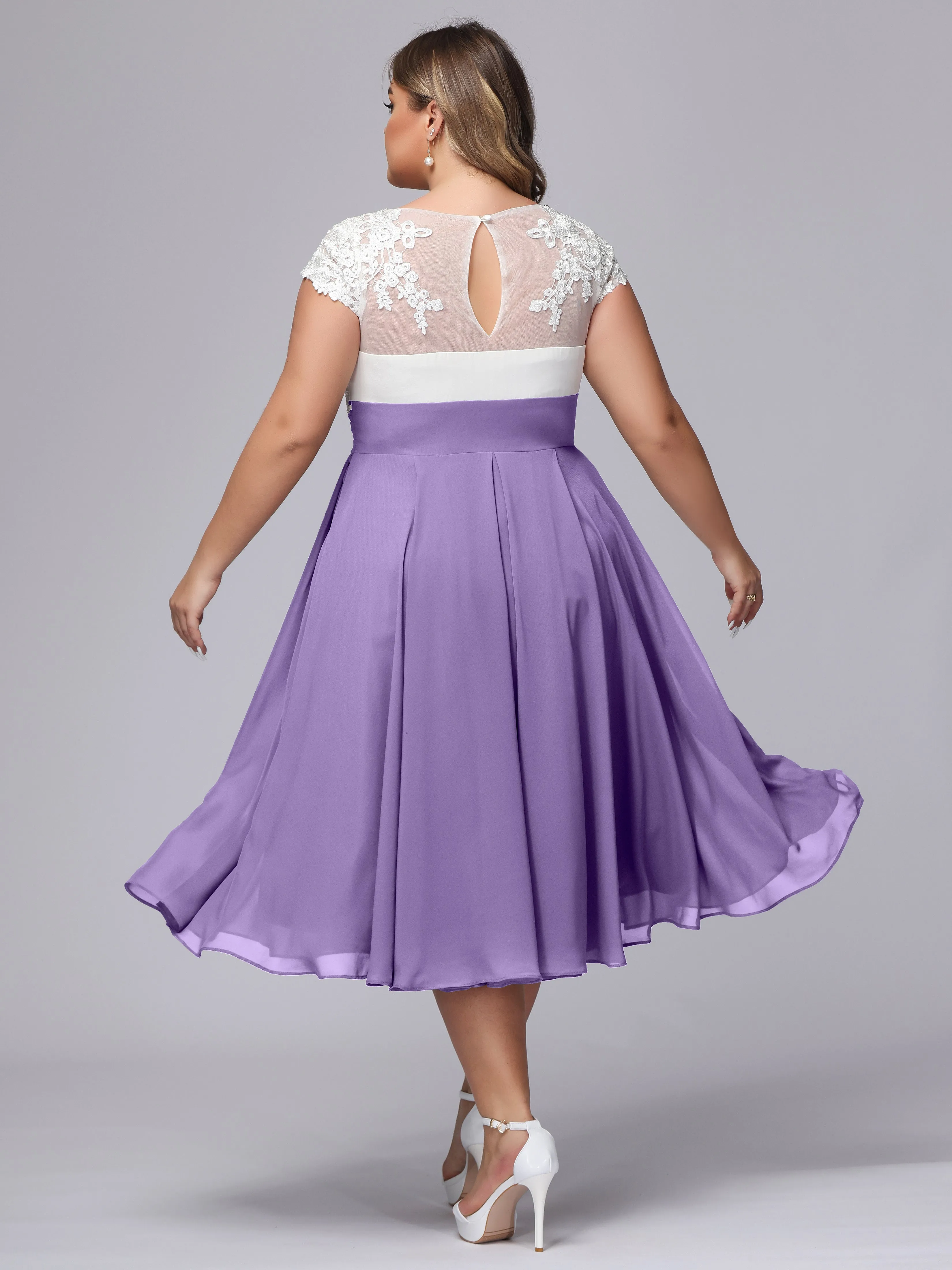 Chic Lace Top Chiffon Tea-Length Plus Size Bridesmaid Dress