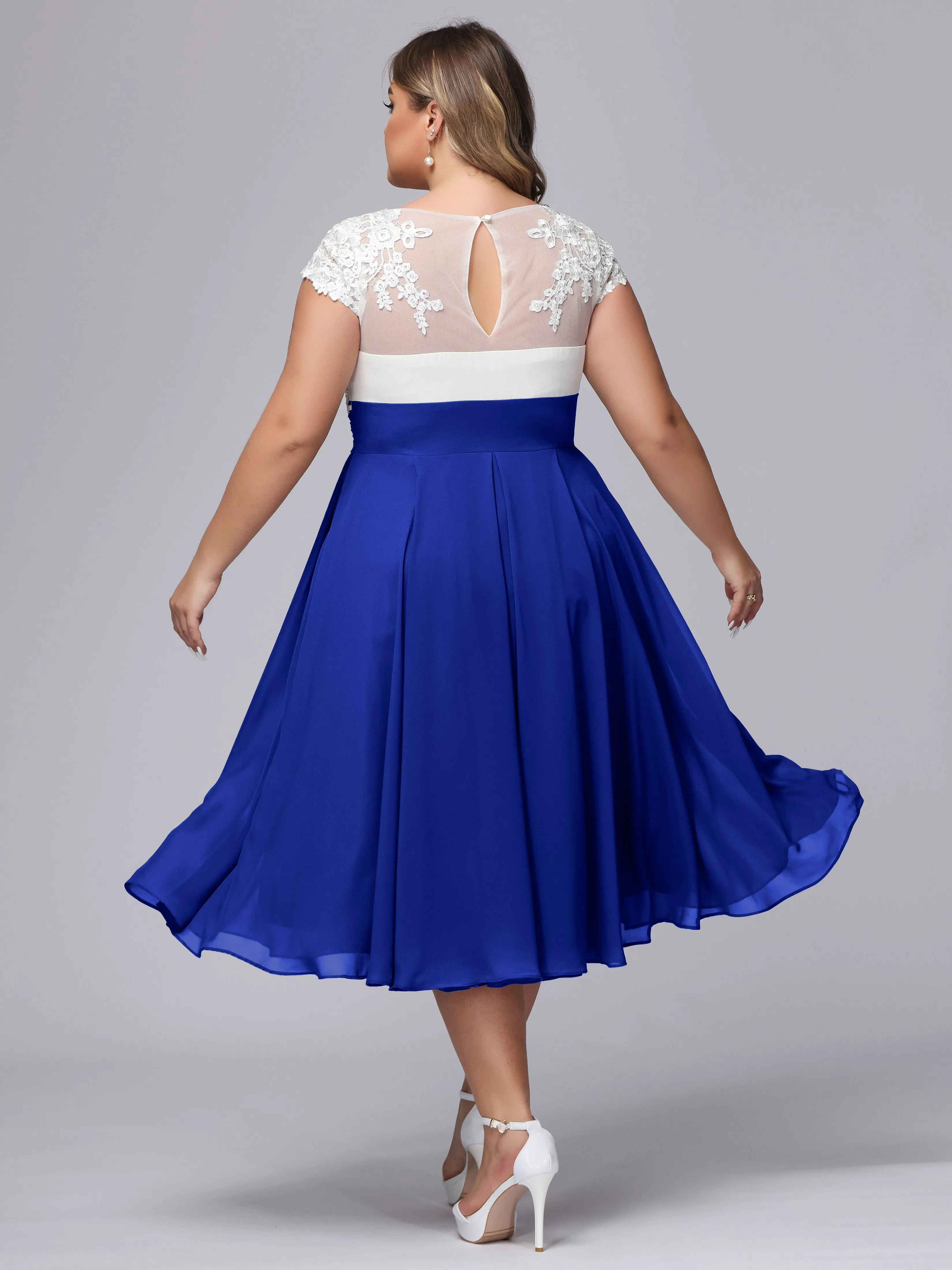 Chic Lace Top Chiffon Tea-Length Plus Size Bridesmaid Dress