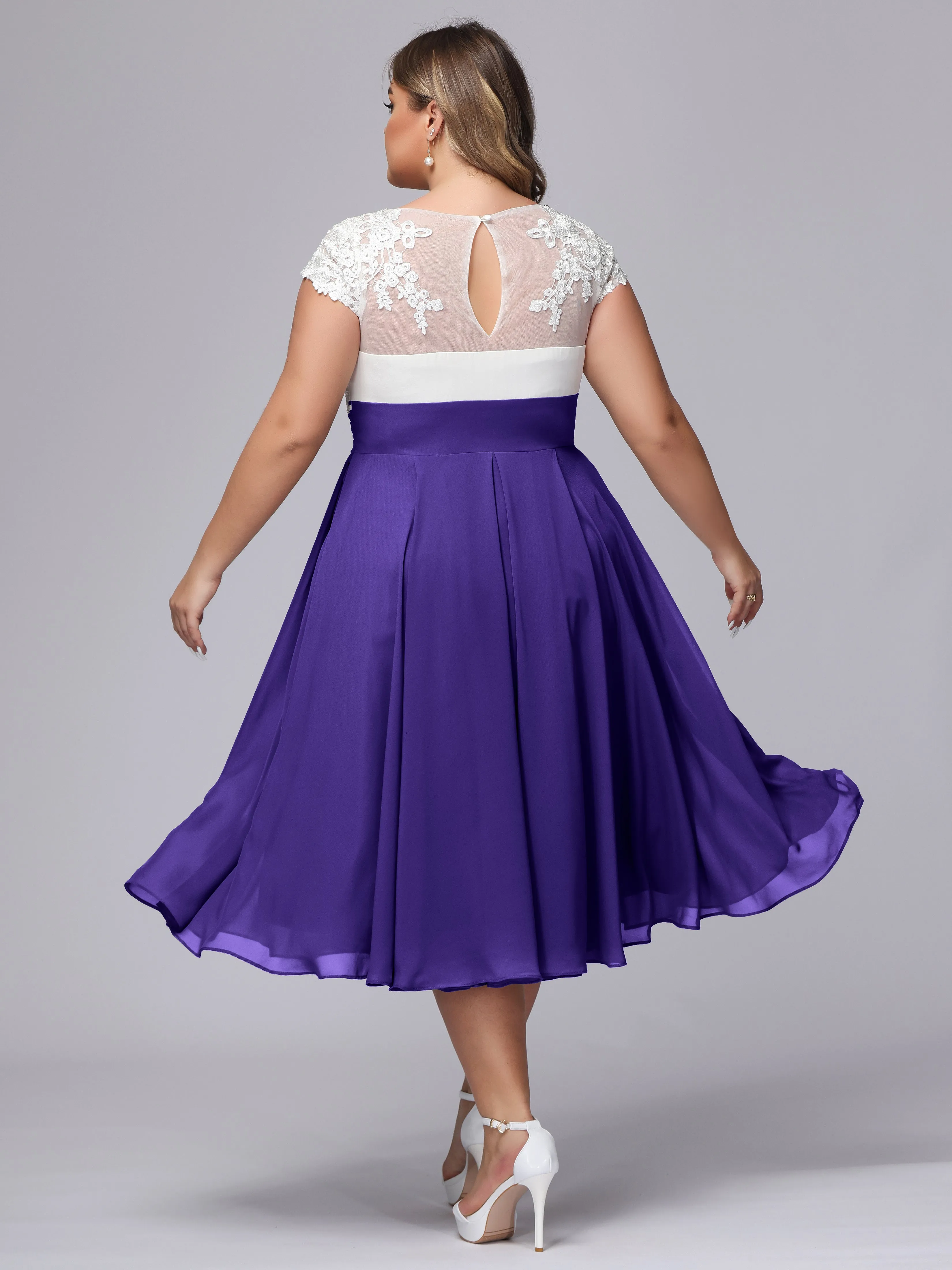 Chic Lace Top Chiffon Tea-Length Plus Size Bridesmaid Dress