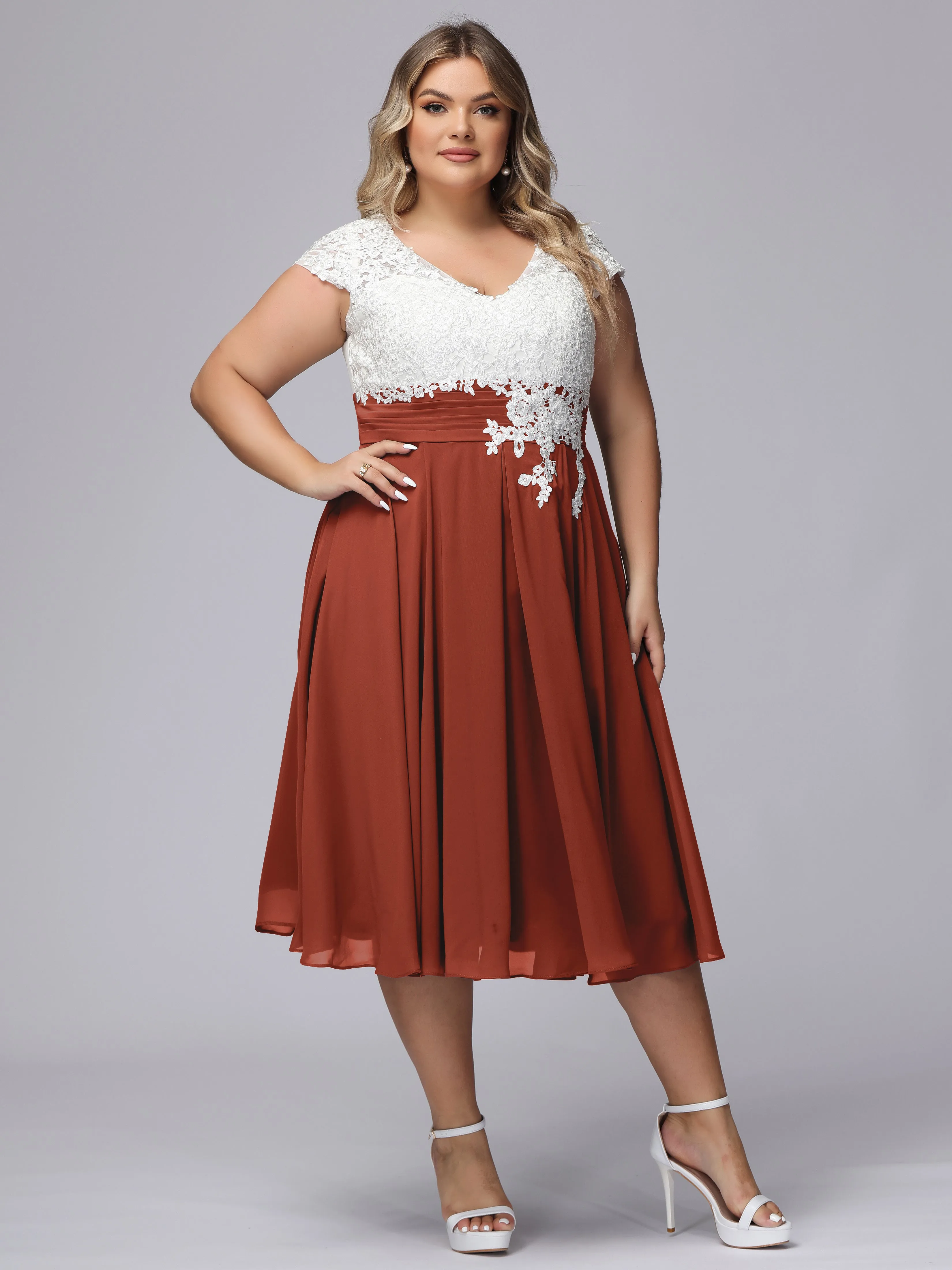 Chic Lace Top Chiffon Tea-Length Plus Size Bridesmaid Dress