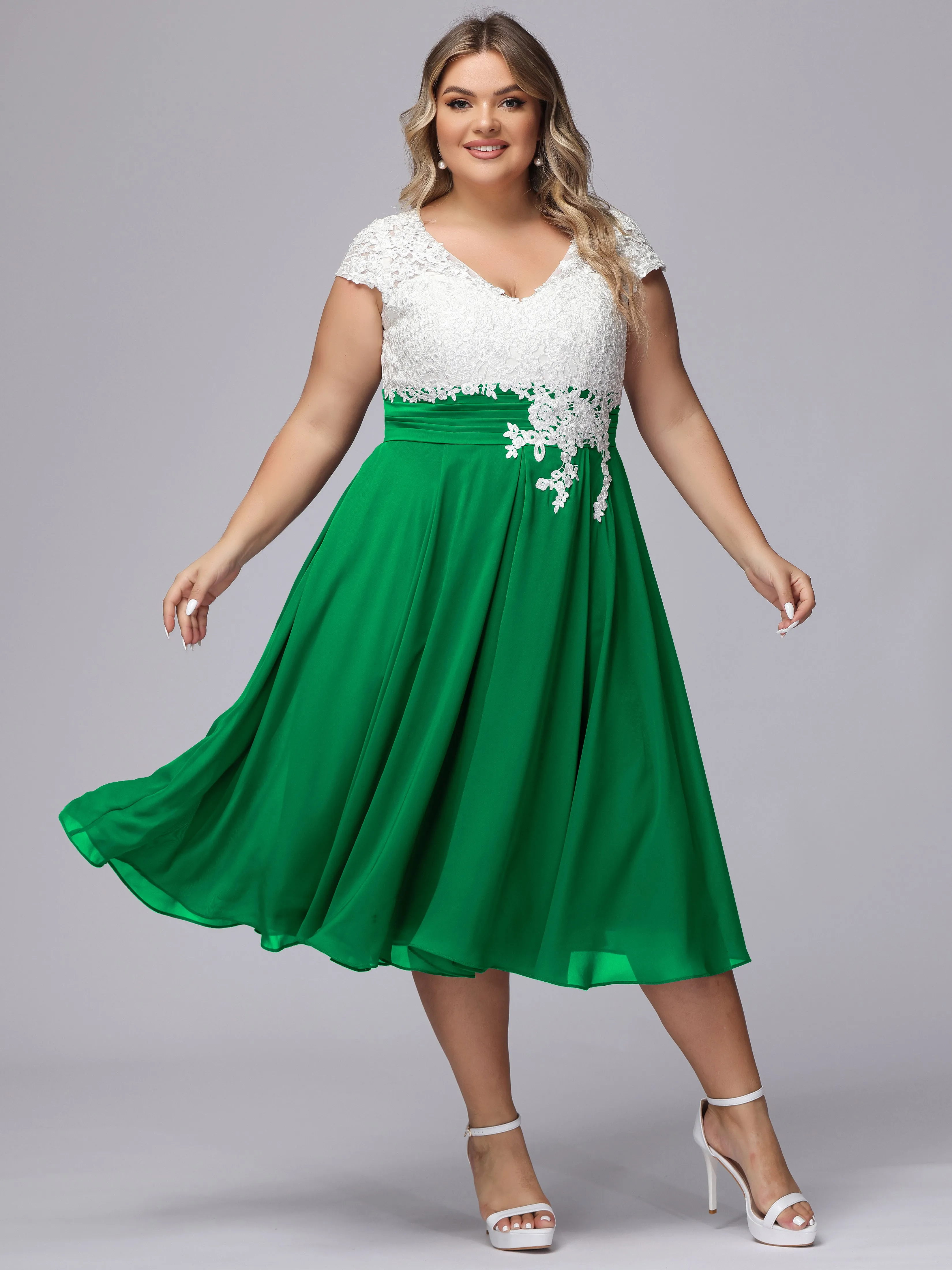 Chic Lace Top Chiffon Tea-Length Plus Size Bridesmaid Dress