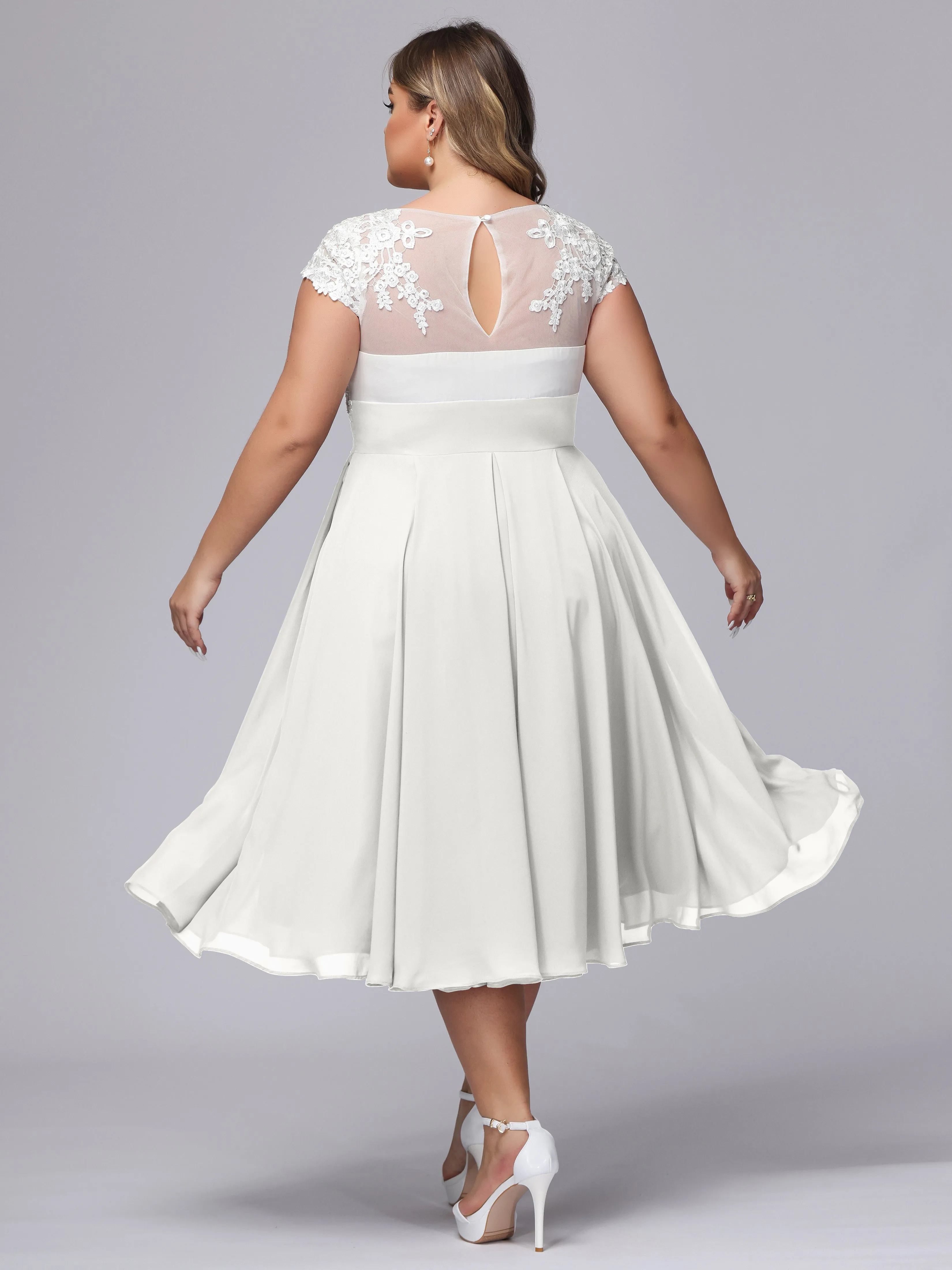 Chic Lace Top Chiffon Tea-Length Plus Size Bridesmaid Dress