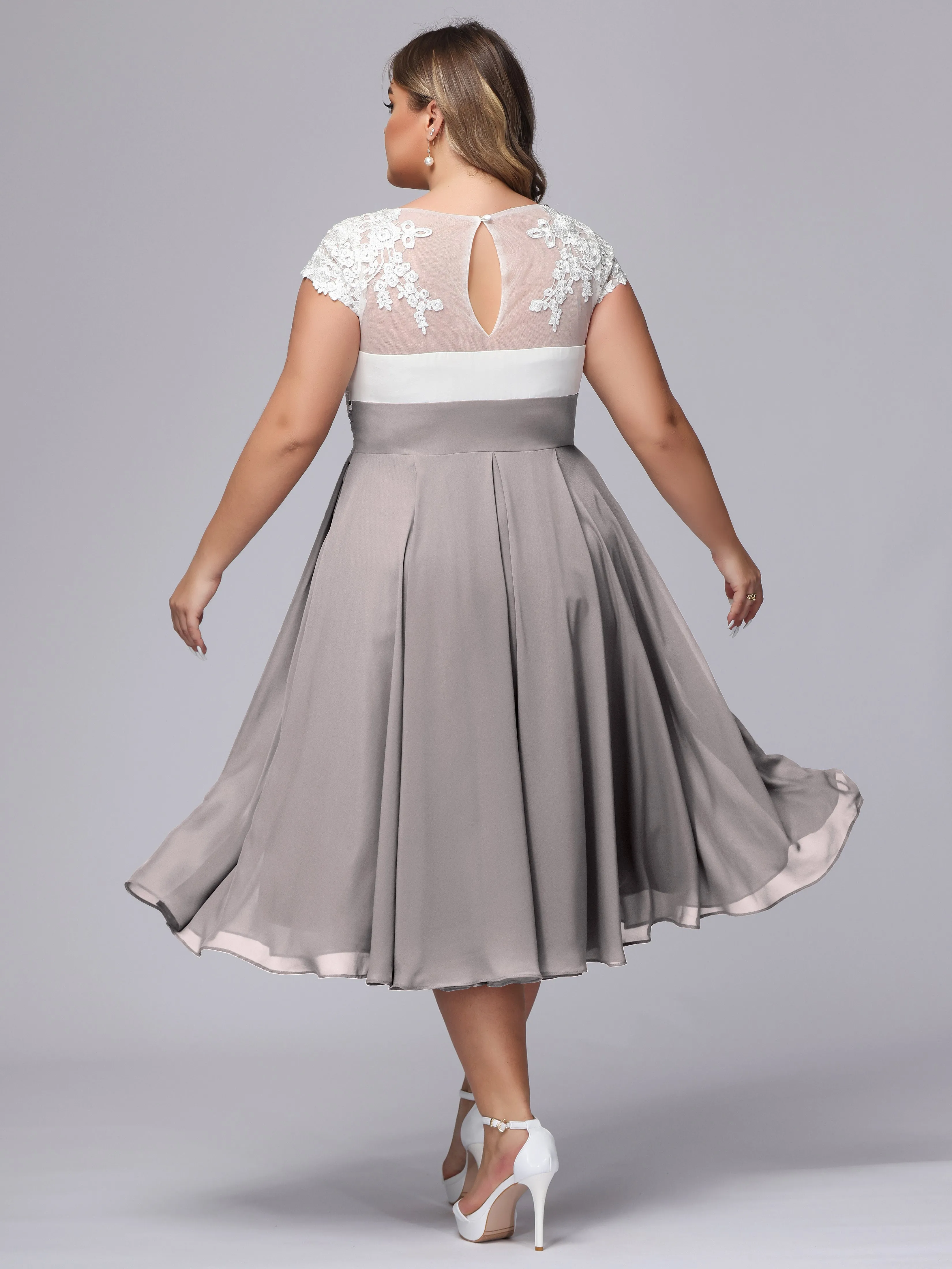 Chic Lace Top Chiffon Tea-Length Plus Size Bridesmaid Dress