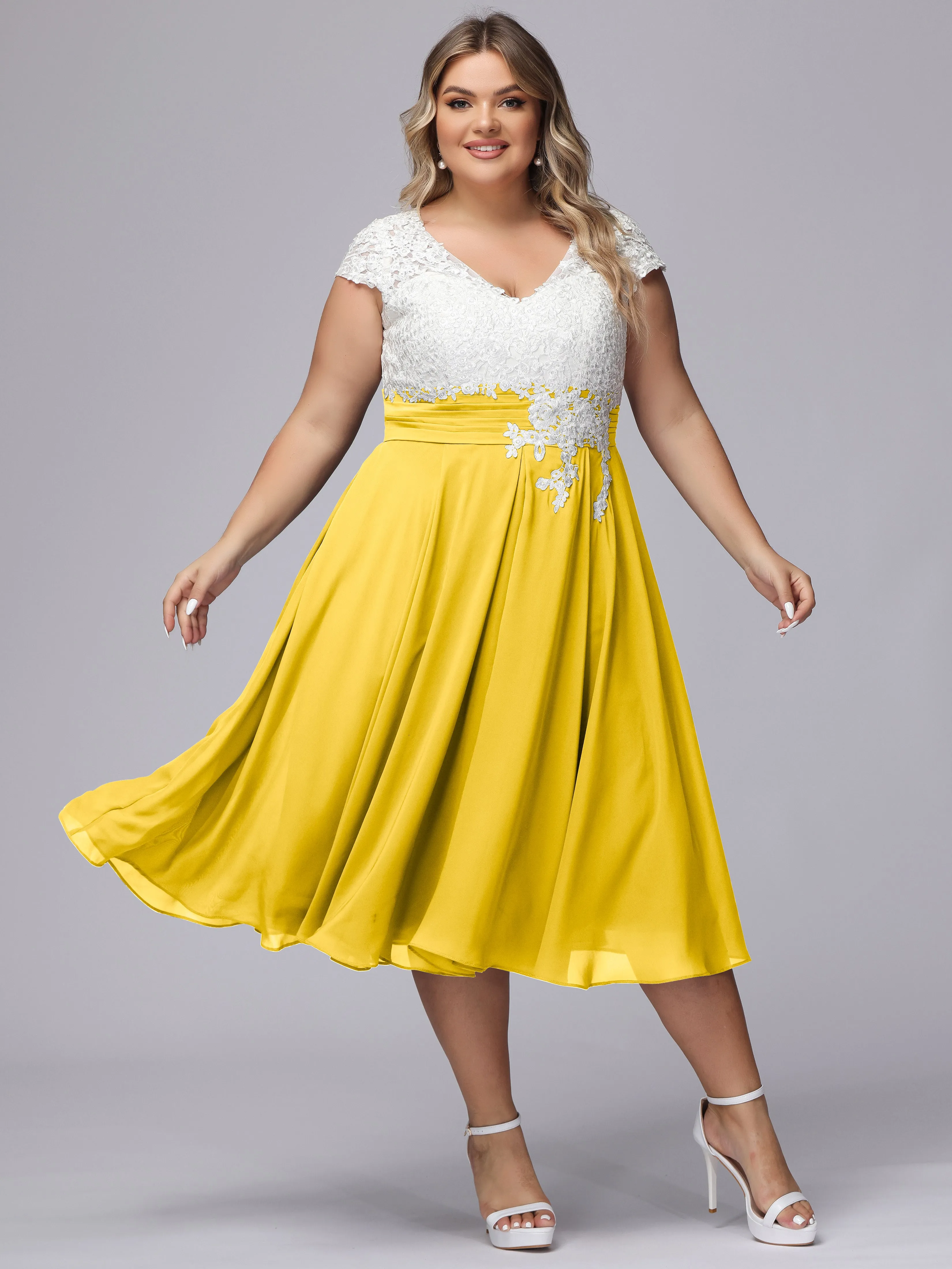 Chic Lace Top Chiffon Tea-Length Plus Size Bridesmaid Dress