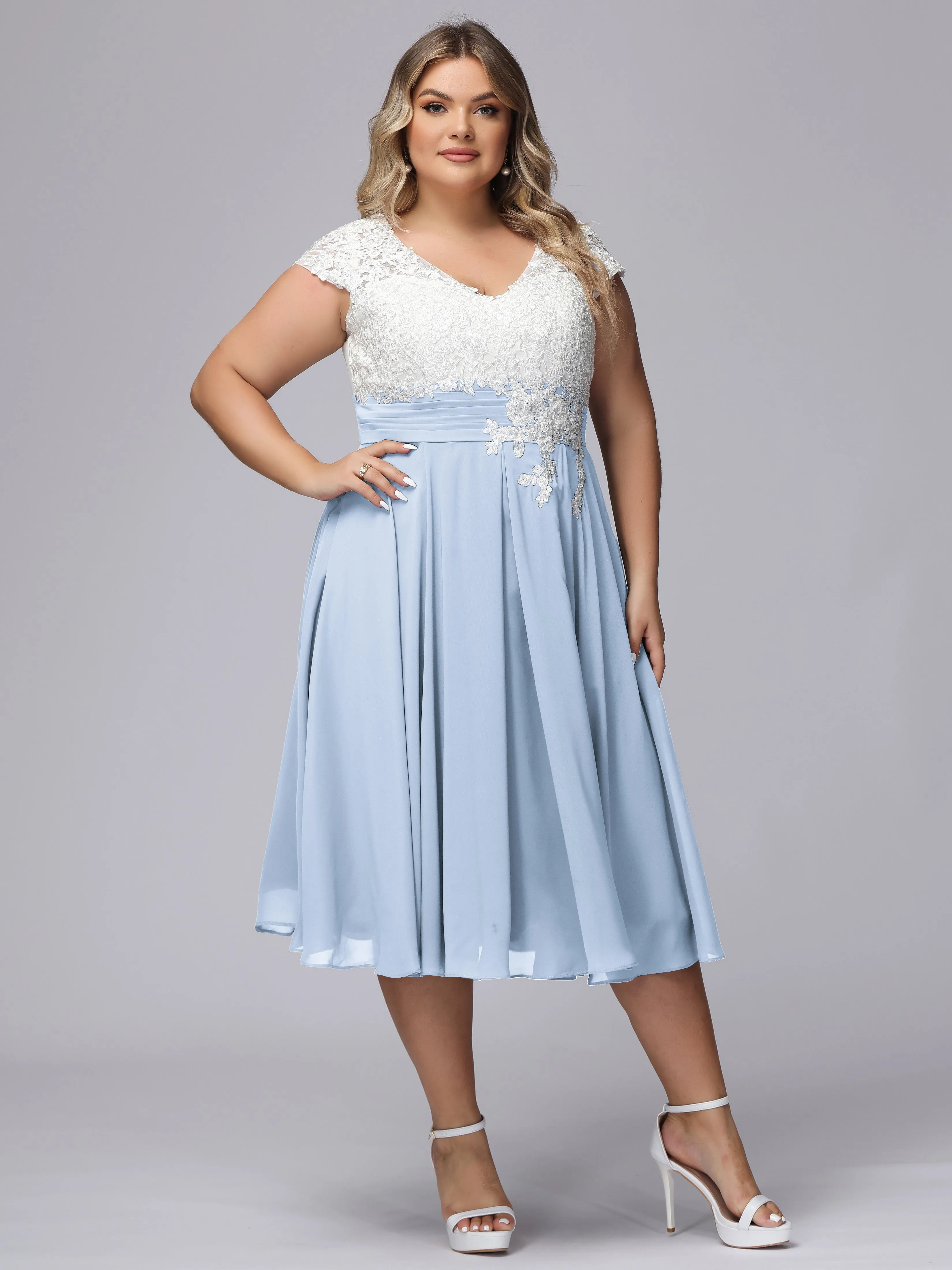 Chic Lace Top Chiffon Tea-Length Plus Size Bridesmaid Dress