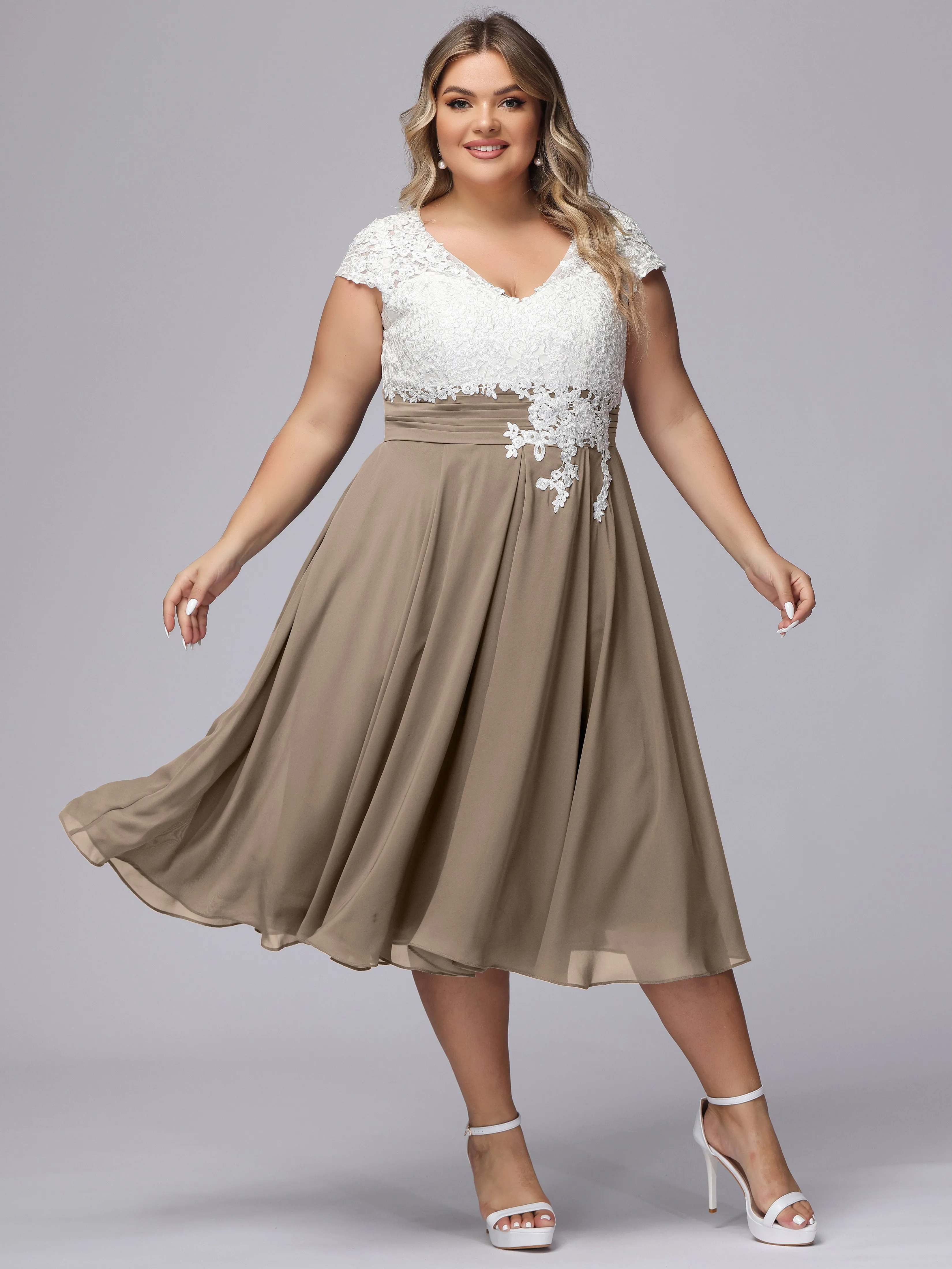 Chic Lace Top Chiffon Tea-Length Plus Size Bridesmaid Dress