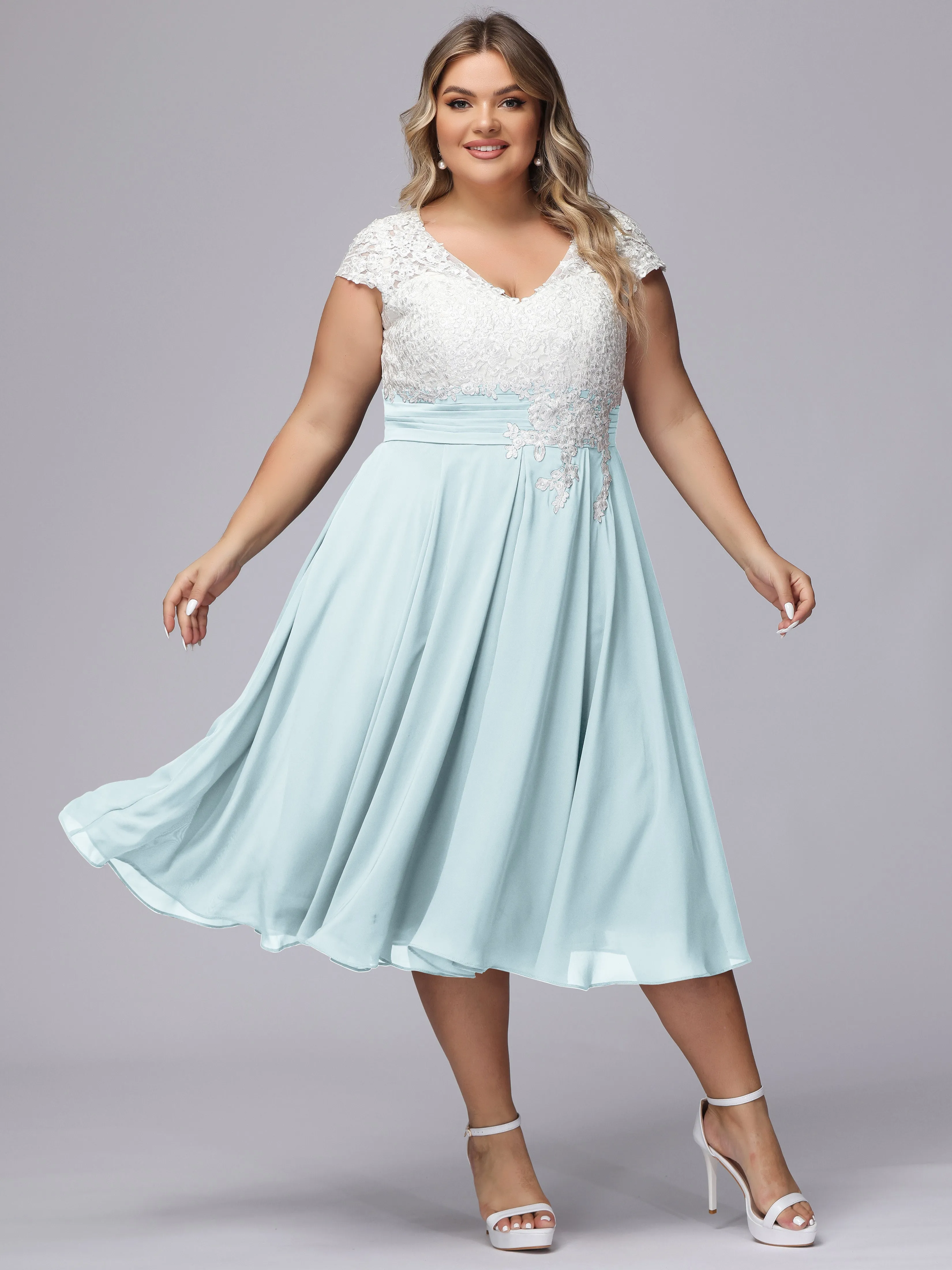 Chic Lace Top Chiffon Tea-Length Plus Size Bridesmaid Dress