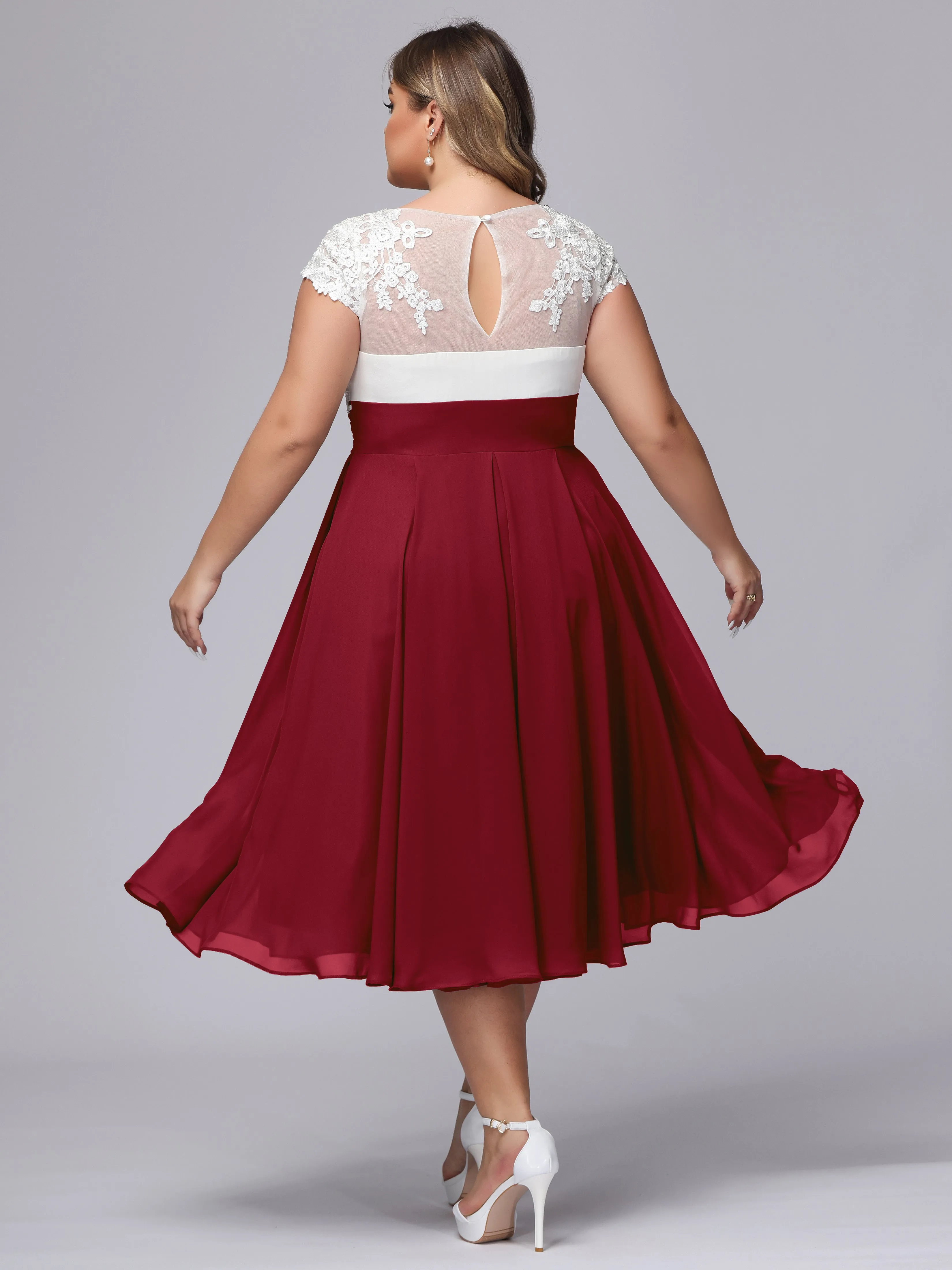 Chic Lace Top Chiffon Tea-Length Plus Size Bridesmaid Dress