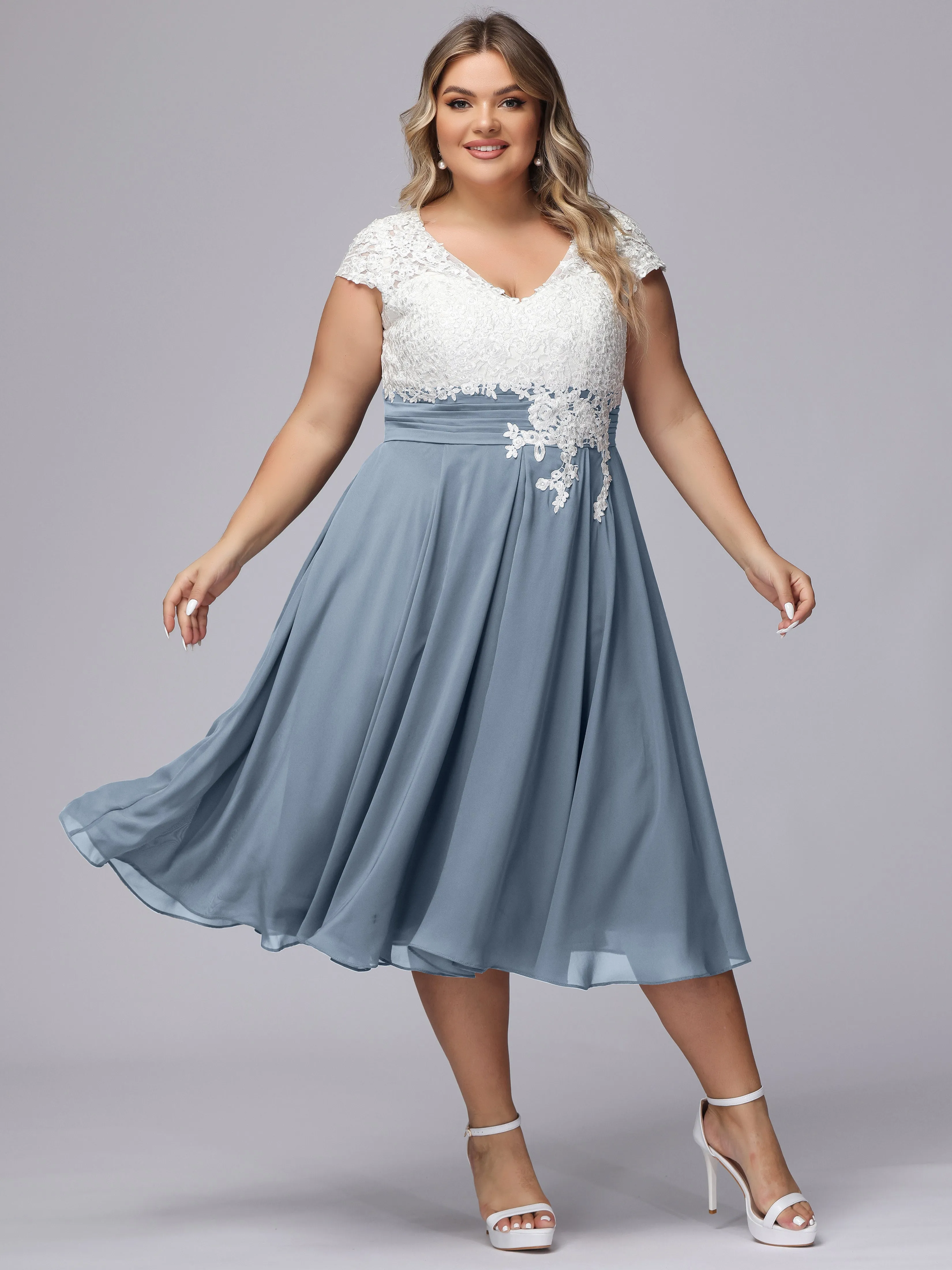 Chic Lace Top Chiffon Tea-Length Plus Size Bridesmaid Dress