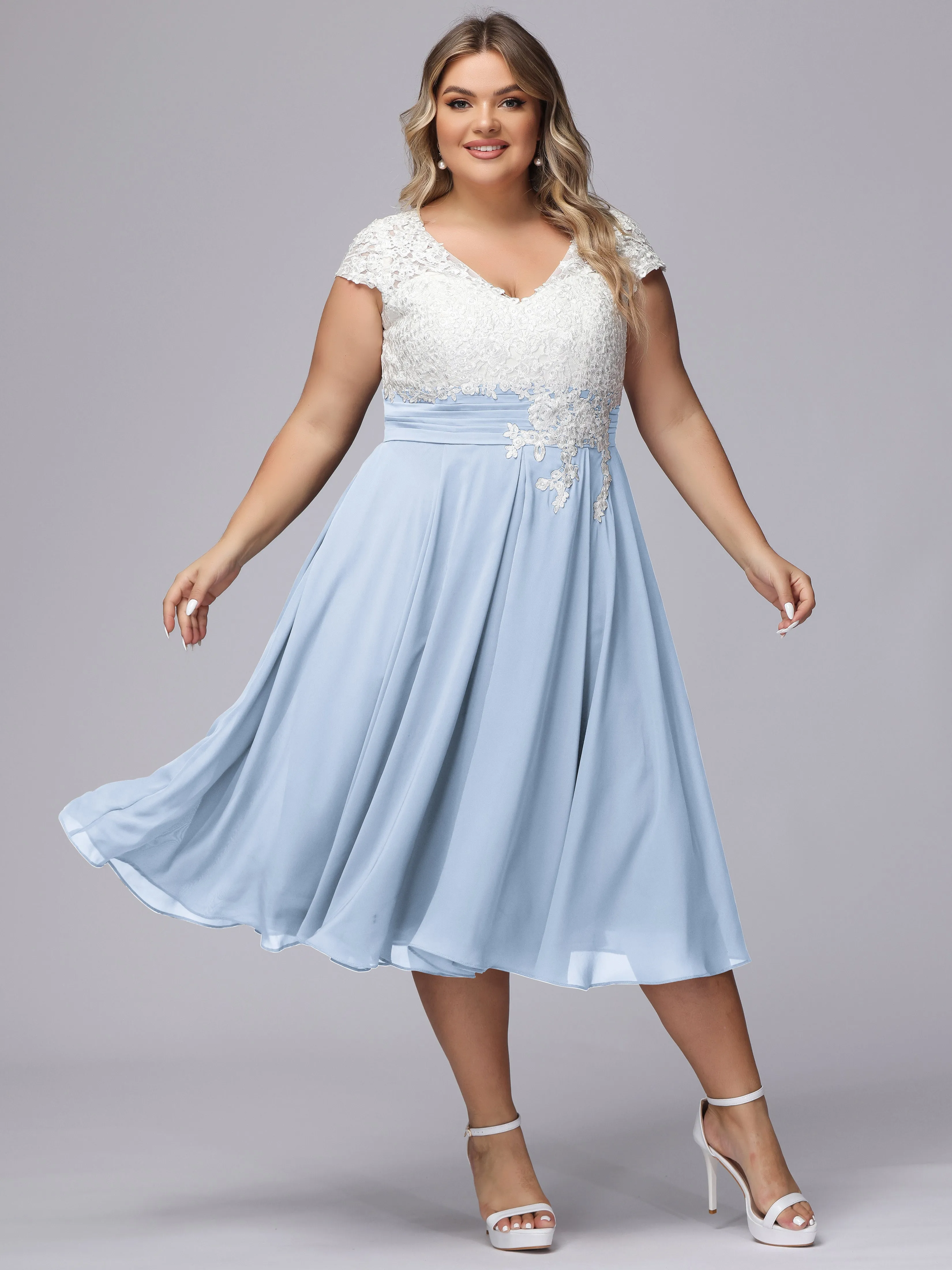 Chic Lace Top Chiffon Tea-Length Plus Size Bridesmaid Dress