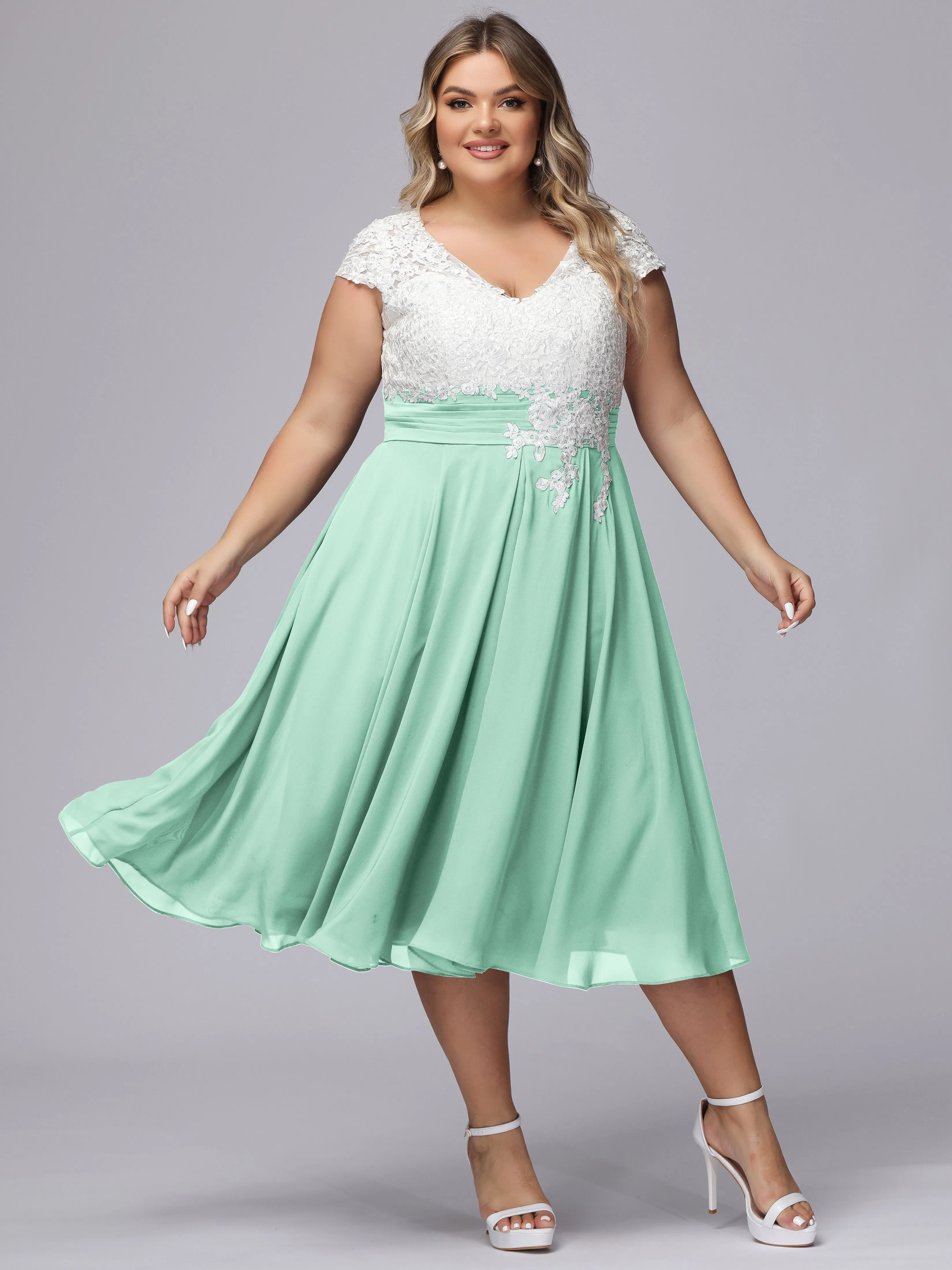 Chic Lace Top Chiffon Tea-Length Plus Size Bridesmaid Dress