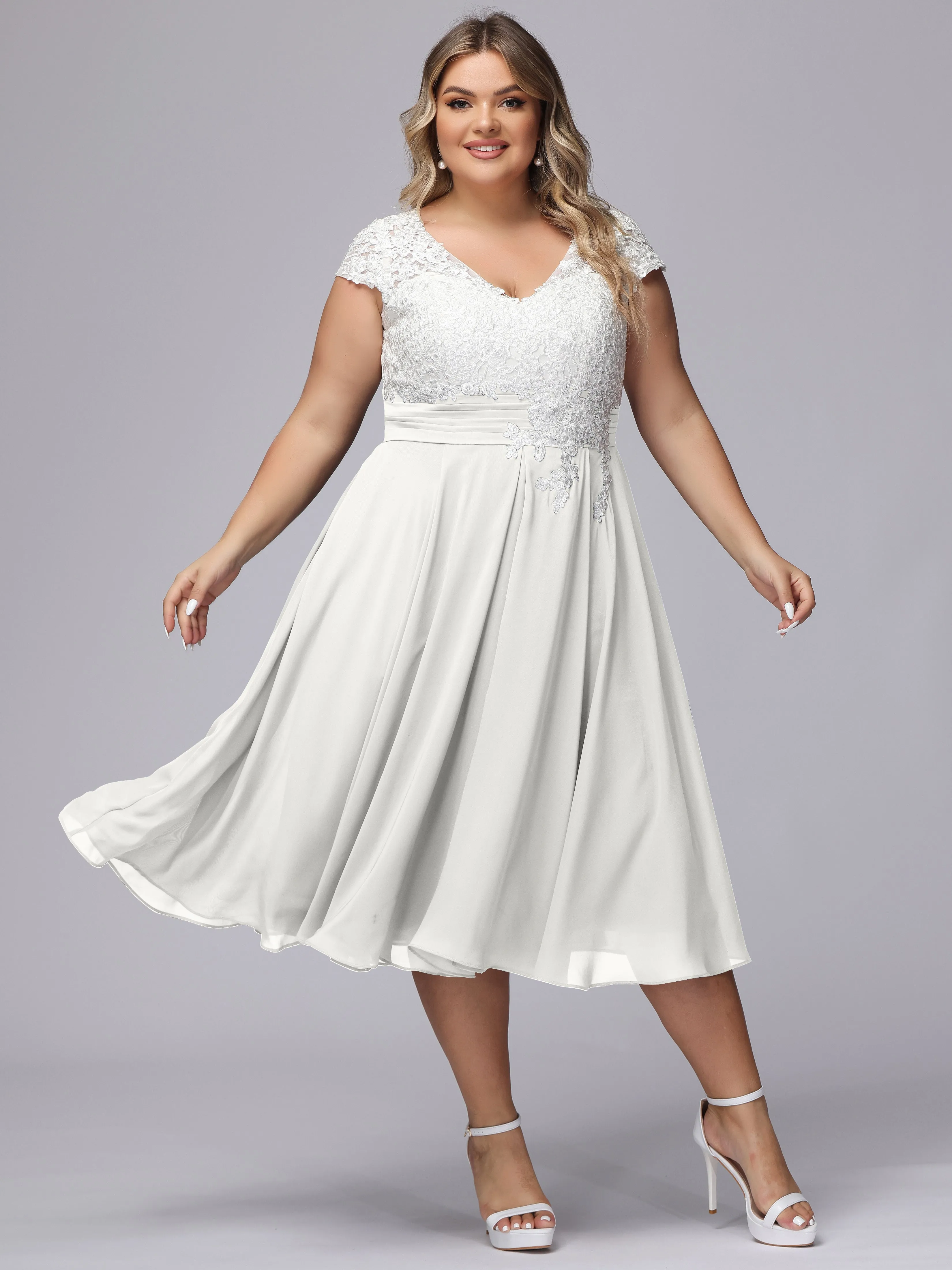 Chic Lace Top Chiffon Tea-Length Plus Size Bridesmaid Dress