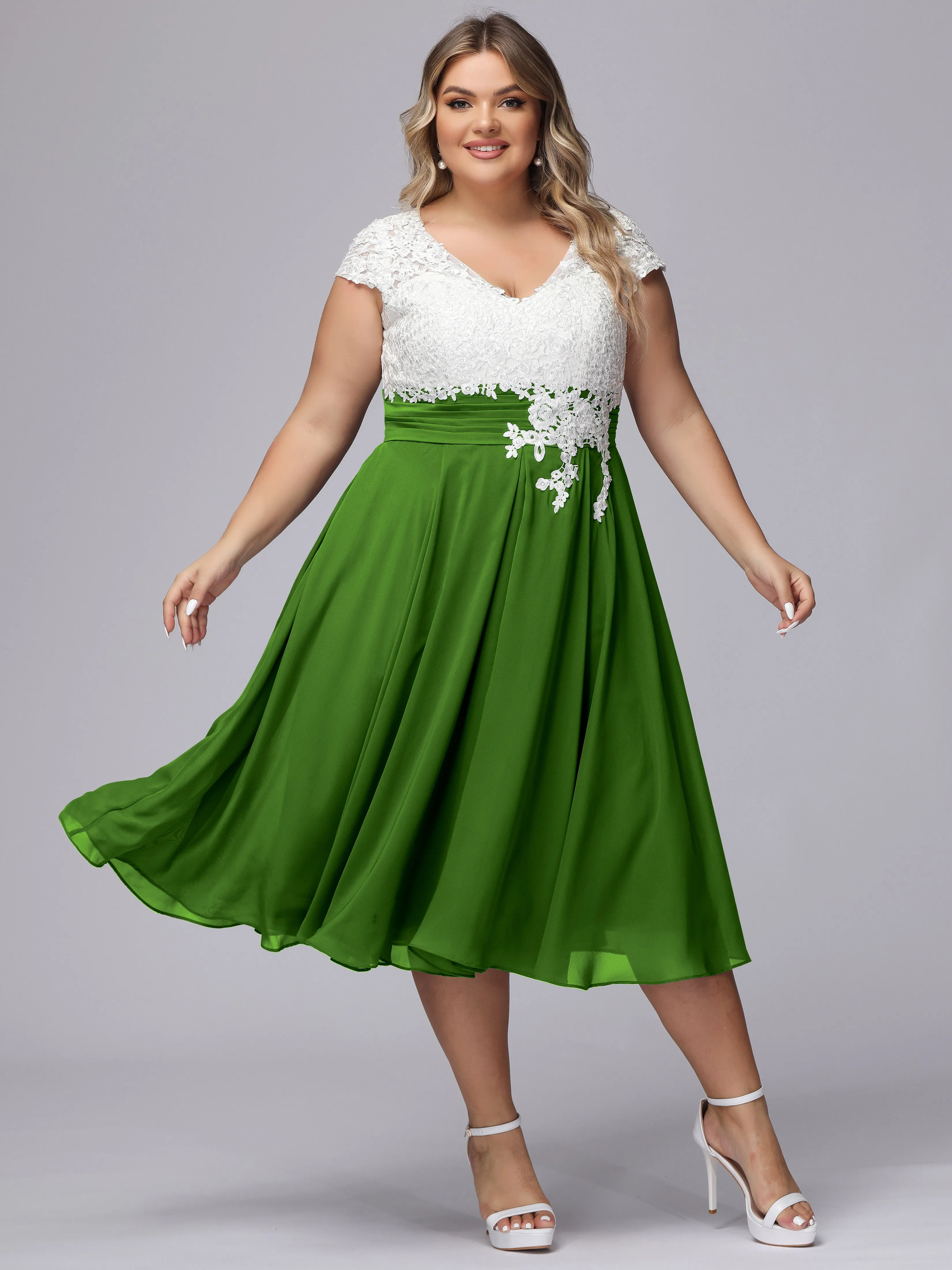Chic Lace Top Chiffon Tea-Length Plus Size Bridesmaid Dress