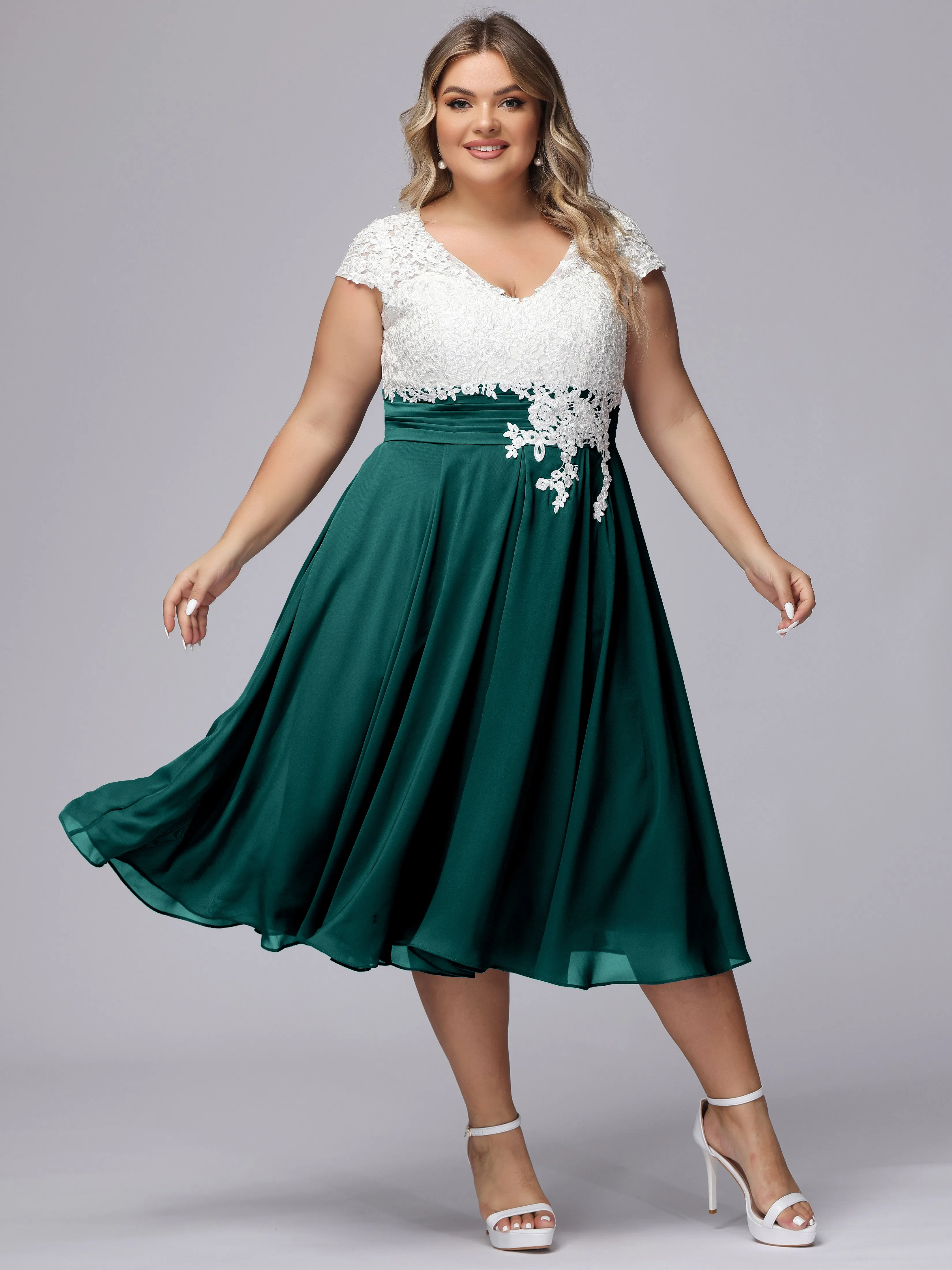 Chic Lace Top Chiffon Tea-Length Plus Size Bridesmaid Dress