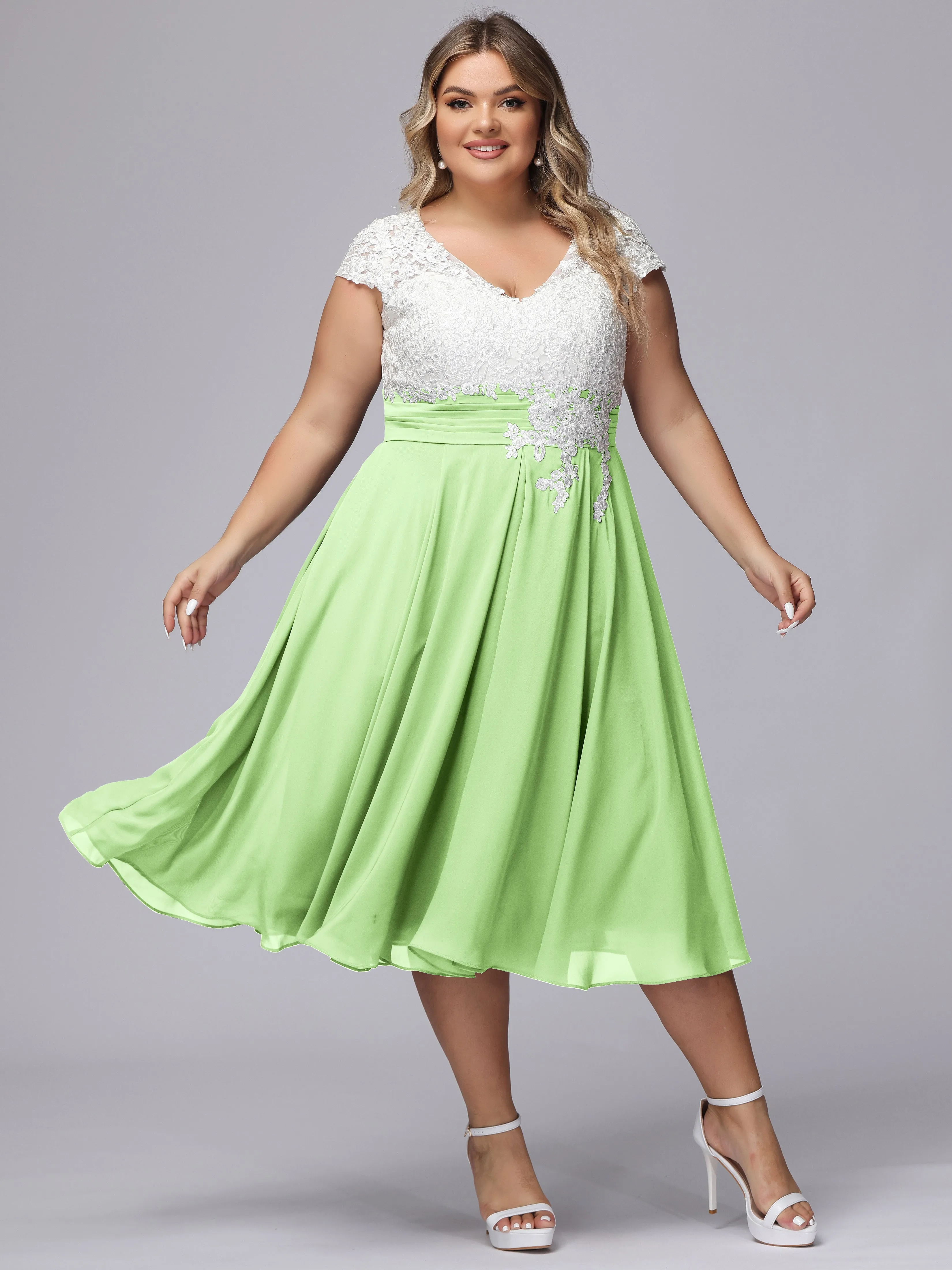 Chic Lace Top Chiffon Tea-Length Plus Size Bridesmaid Dress