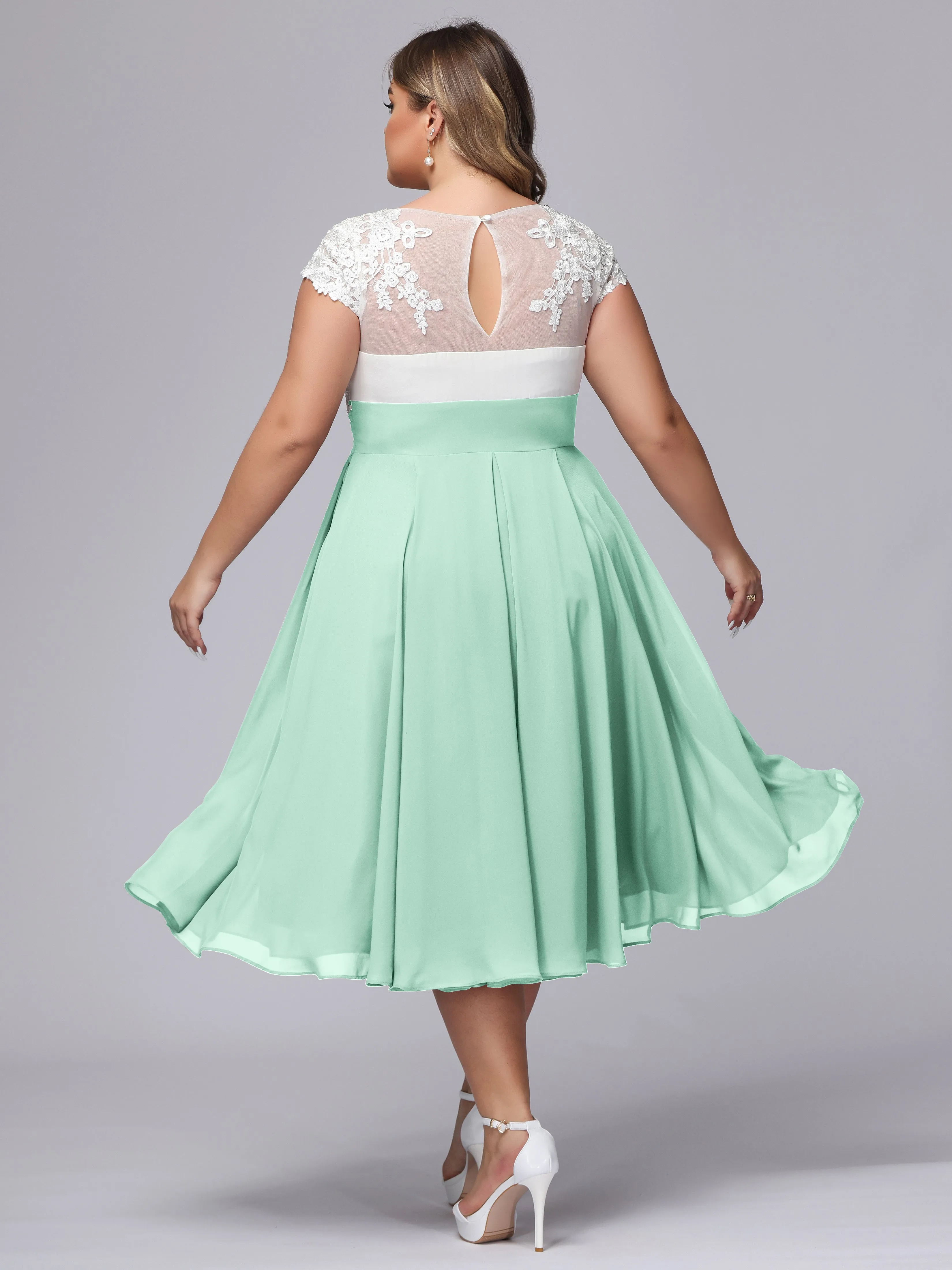 Chic Lace Top Chiffon Tea-Length Plus Size Bridesmaid Dress