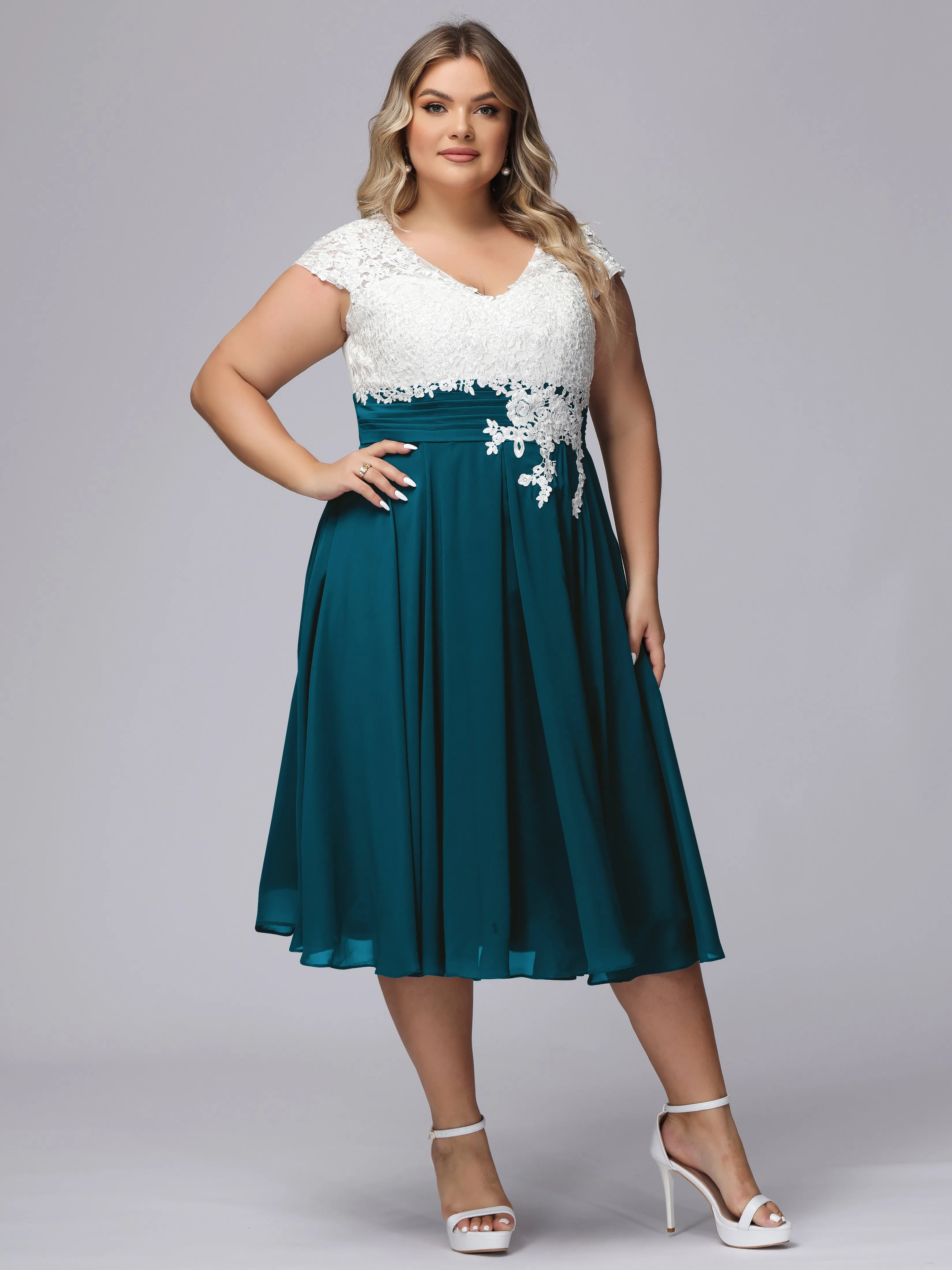 Chic Lace Top Chiffon Tea-Length Plus Size Bridesmaid Dress
