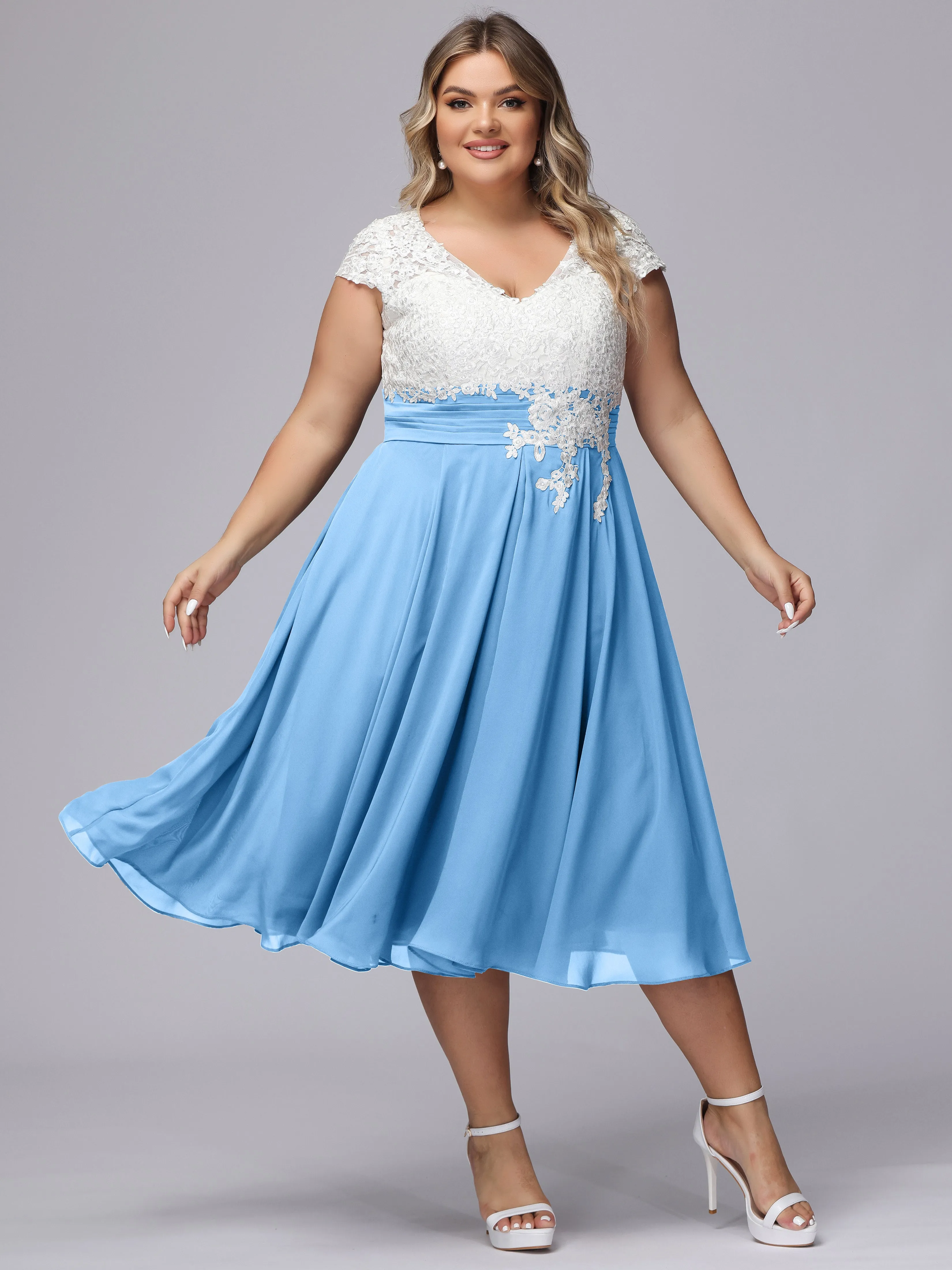 Chic Lace Top Chiffon Tea-Length Plus Size Bridesmaid Dress