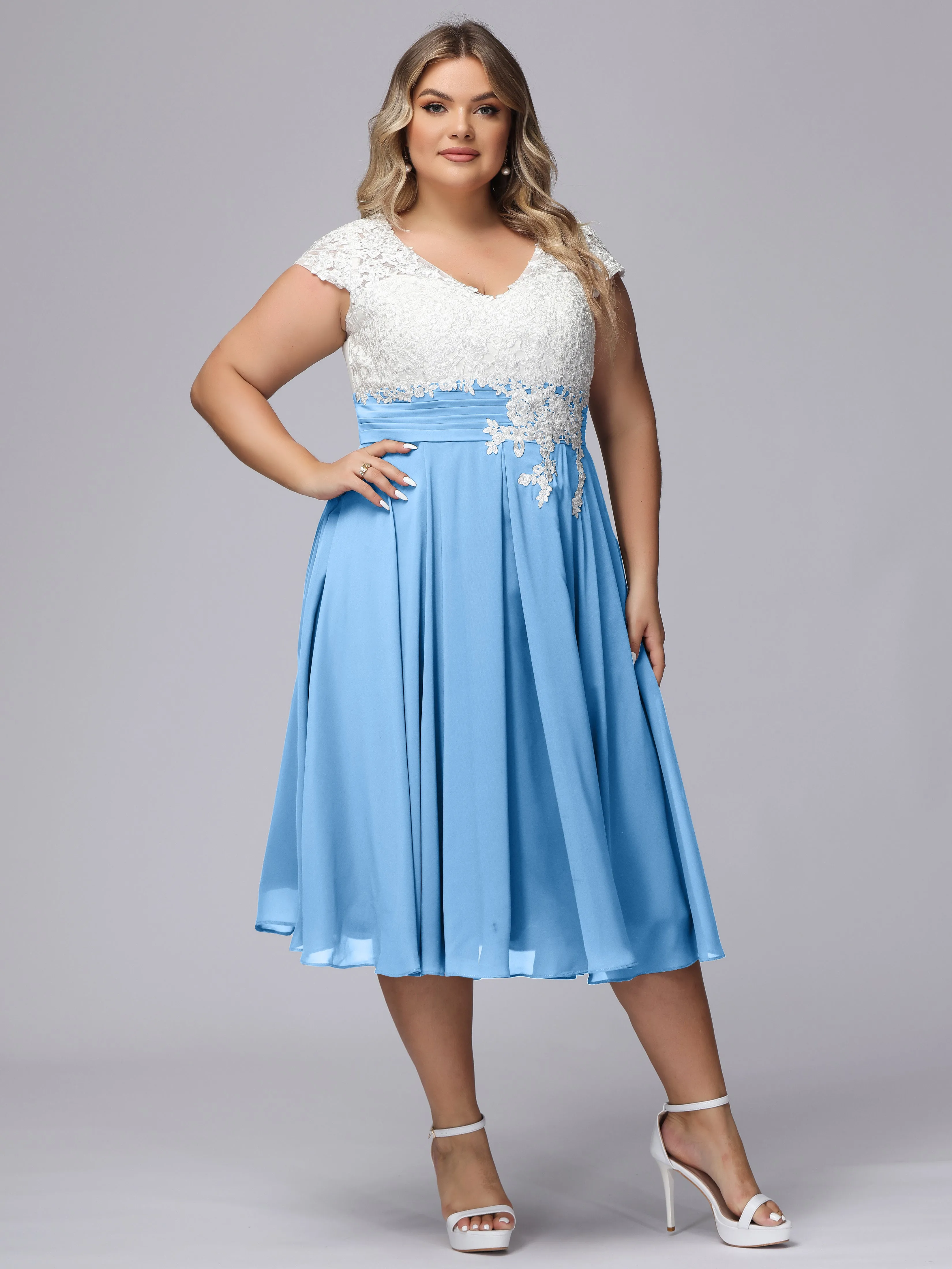 Chic Lace Top Chiffon Tea-Length Plus Size Bridesmaid Dress