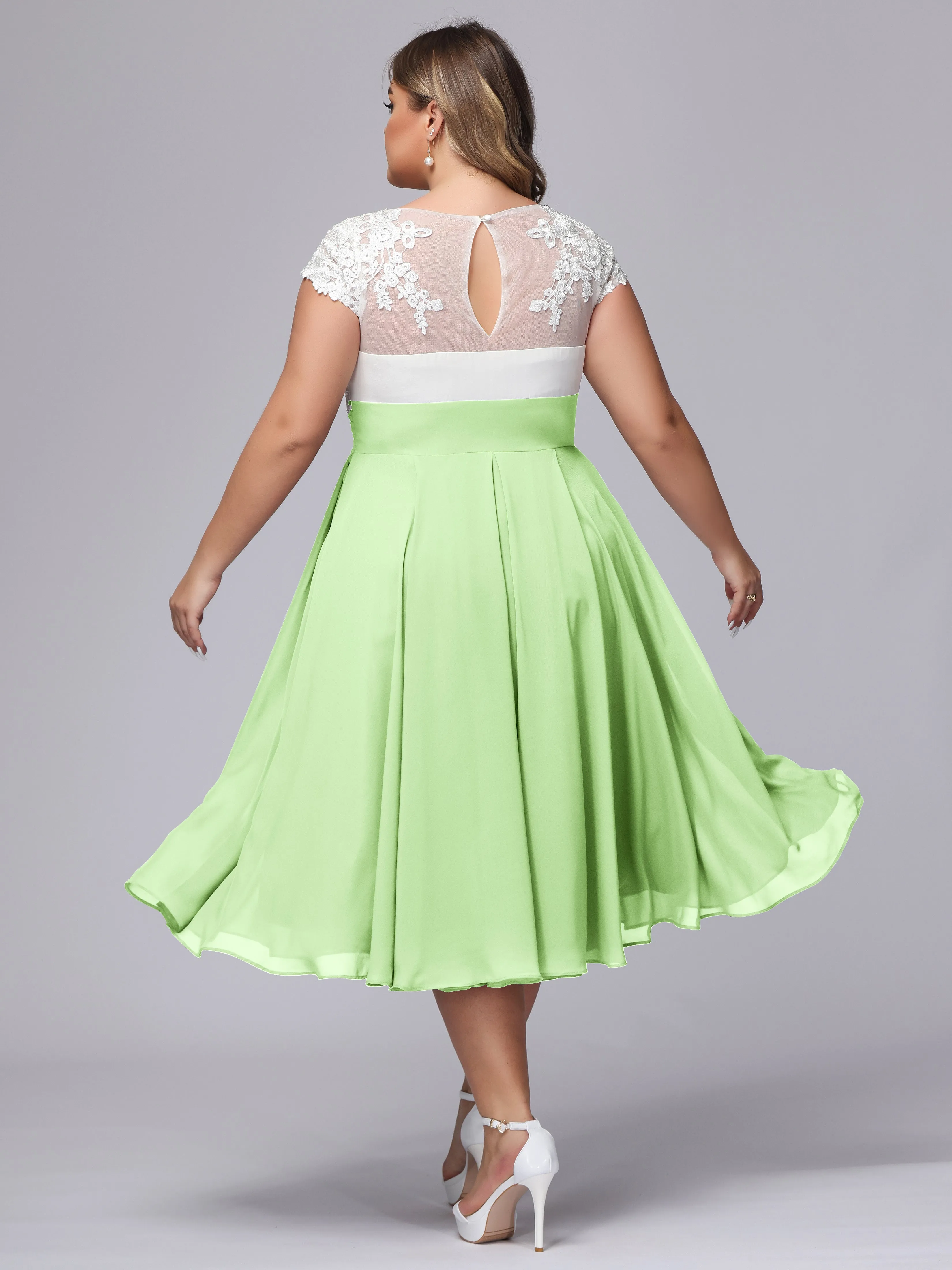 Chic Lace Top Chiffon Tea-Length Plus Size Bridesmaid Dress