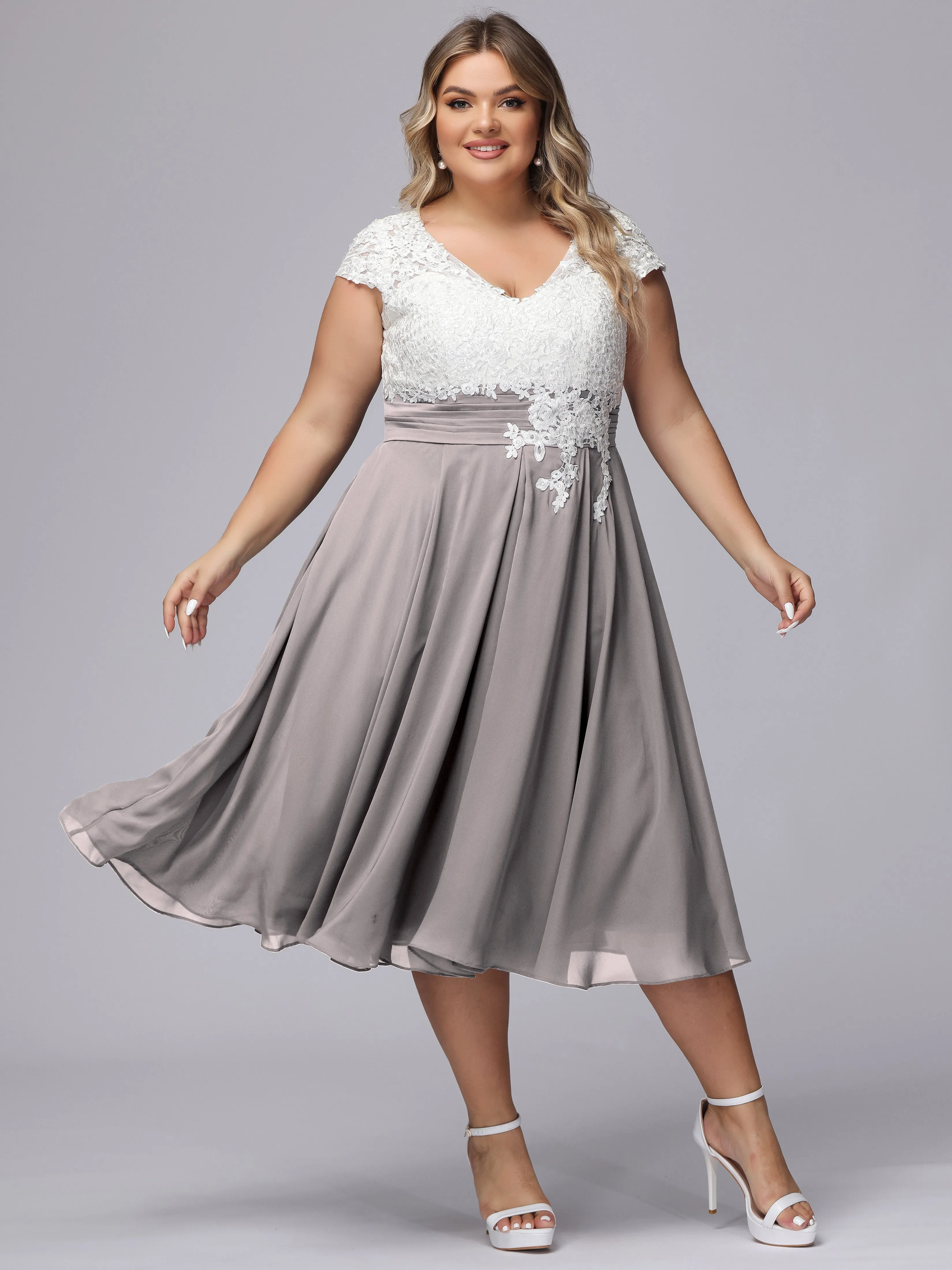 Chic Lace Top Chiffon Tea-Length Plus Size Bridesmaid Dress