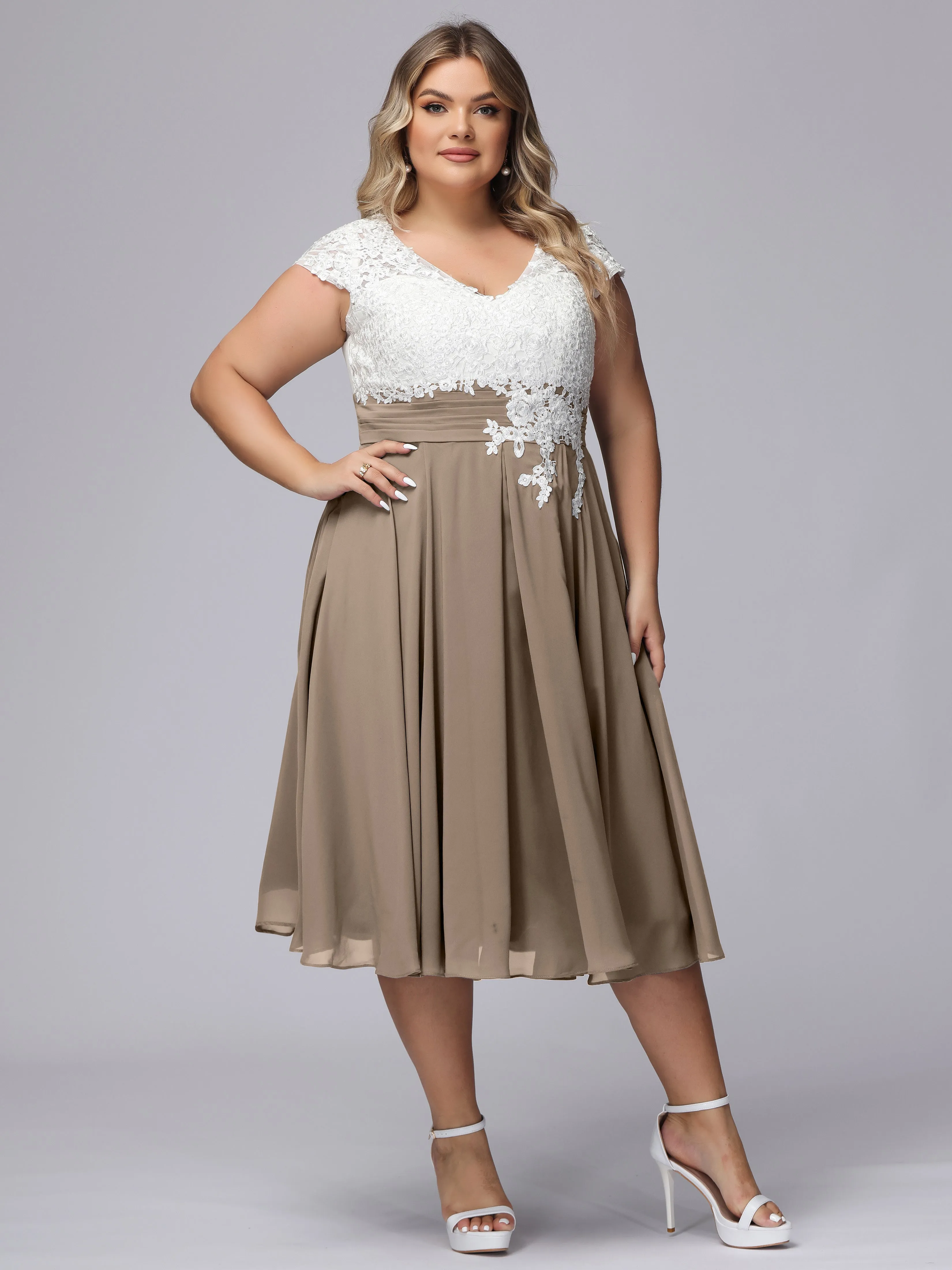 Chic Lace Top Chiffon Tea-Length Plus Size Bridesmaid Dress