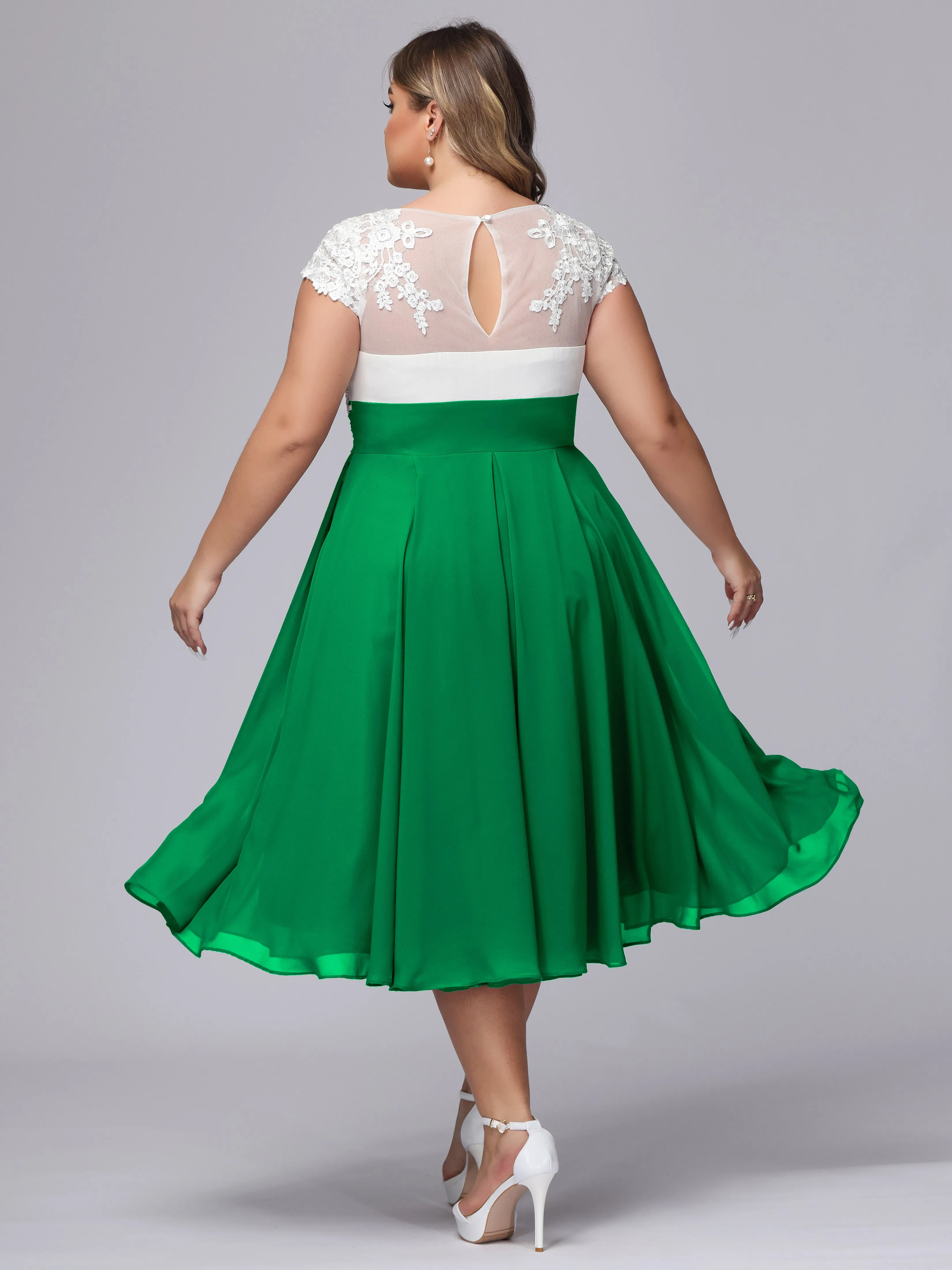 Chic Lace Top Chiffon Tea-Length Plus Size Bridesmaid Dress