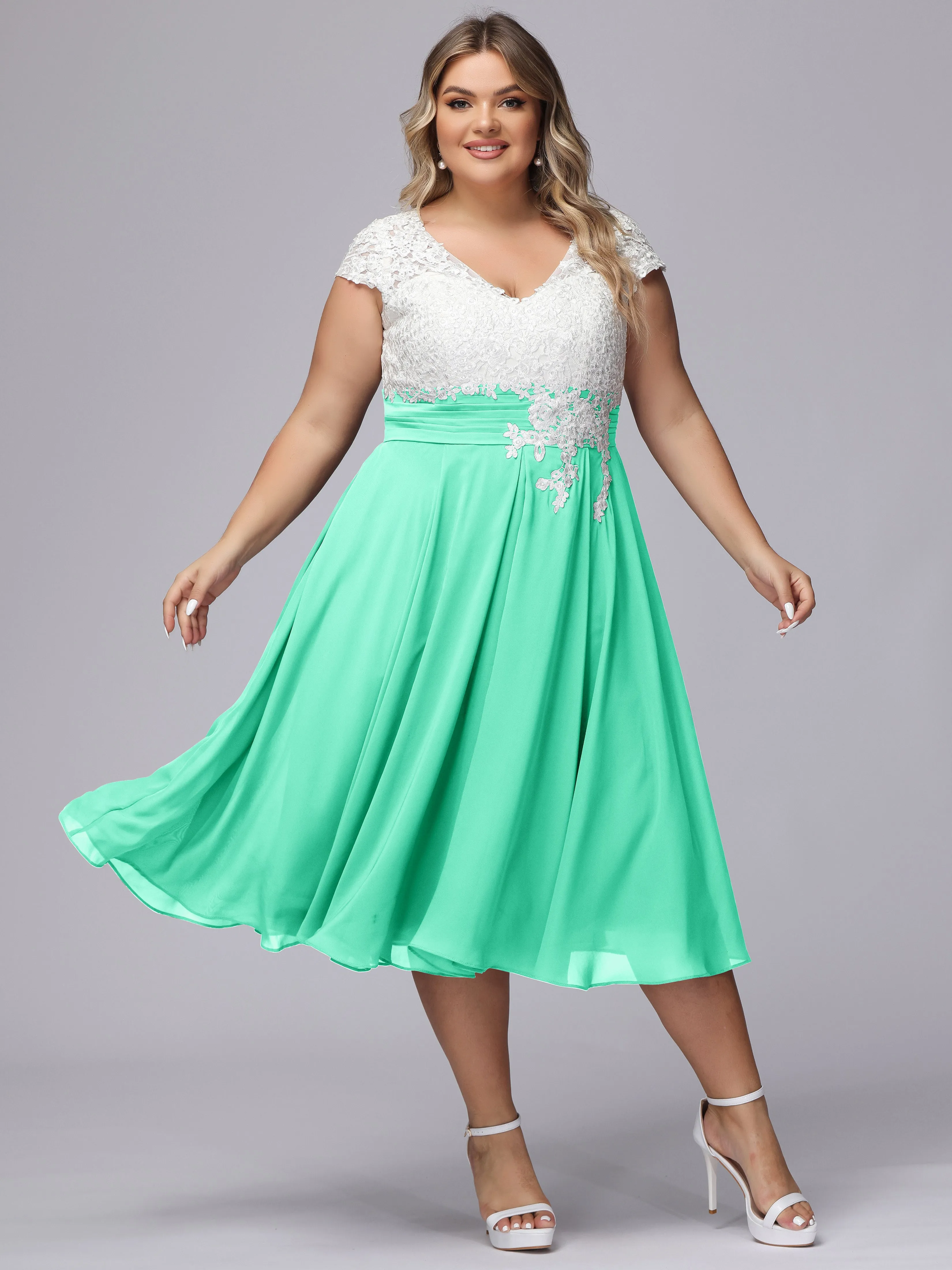 Chic Lace Top Chiffon Tea-Length Plus Size Bridesmaid Dress