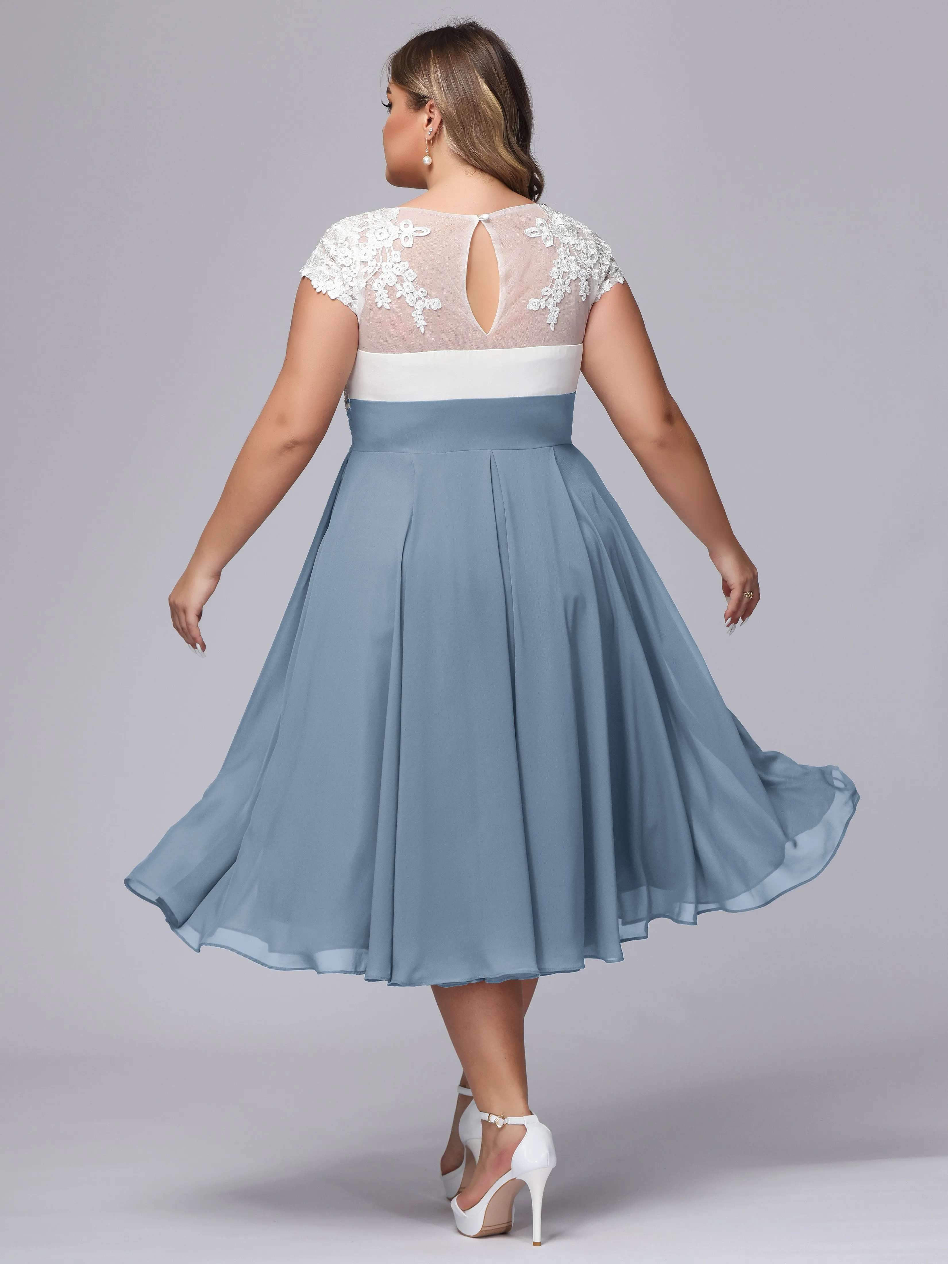 Chic Lace Top Chiffon Tea-Length Plus Size Bridesmaid Dress
