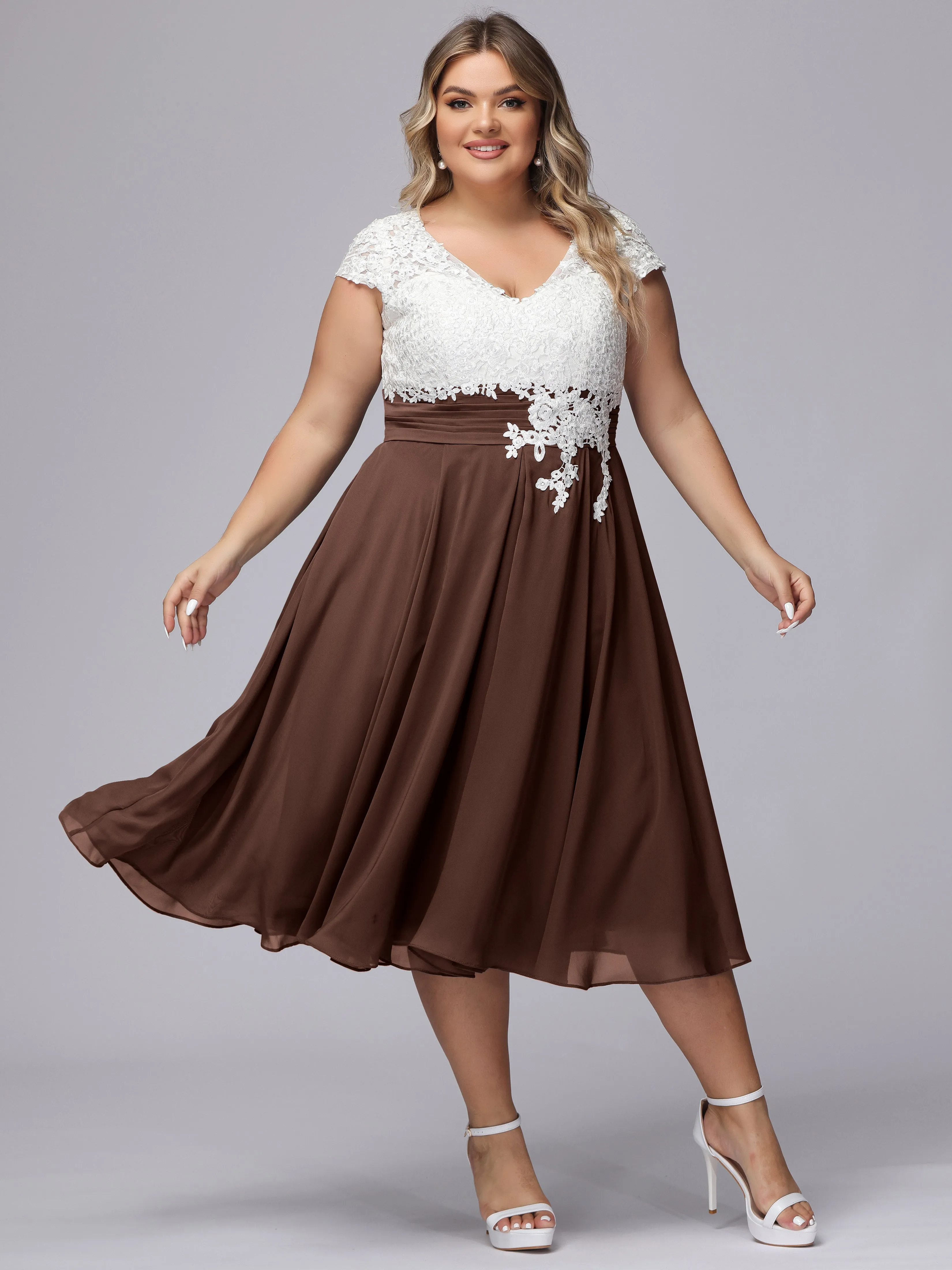 Chic Lace Top Chiffon Tea-Length Plus Size Bridesmaid Dress