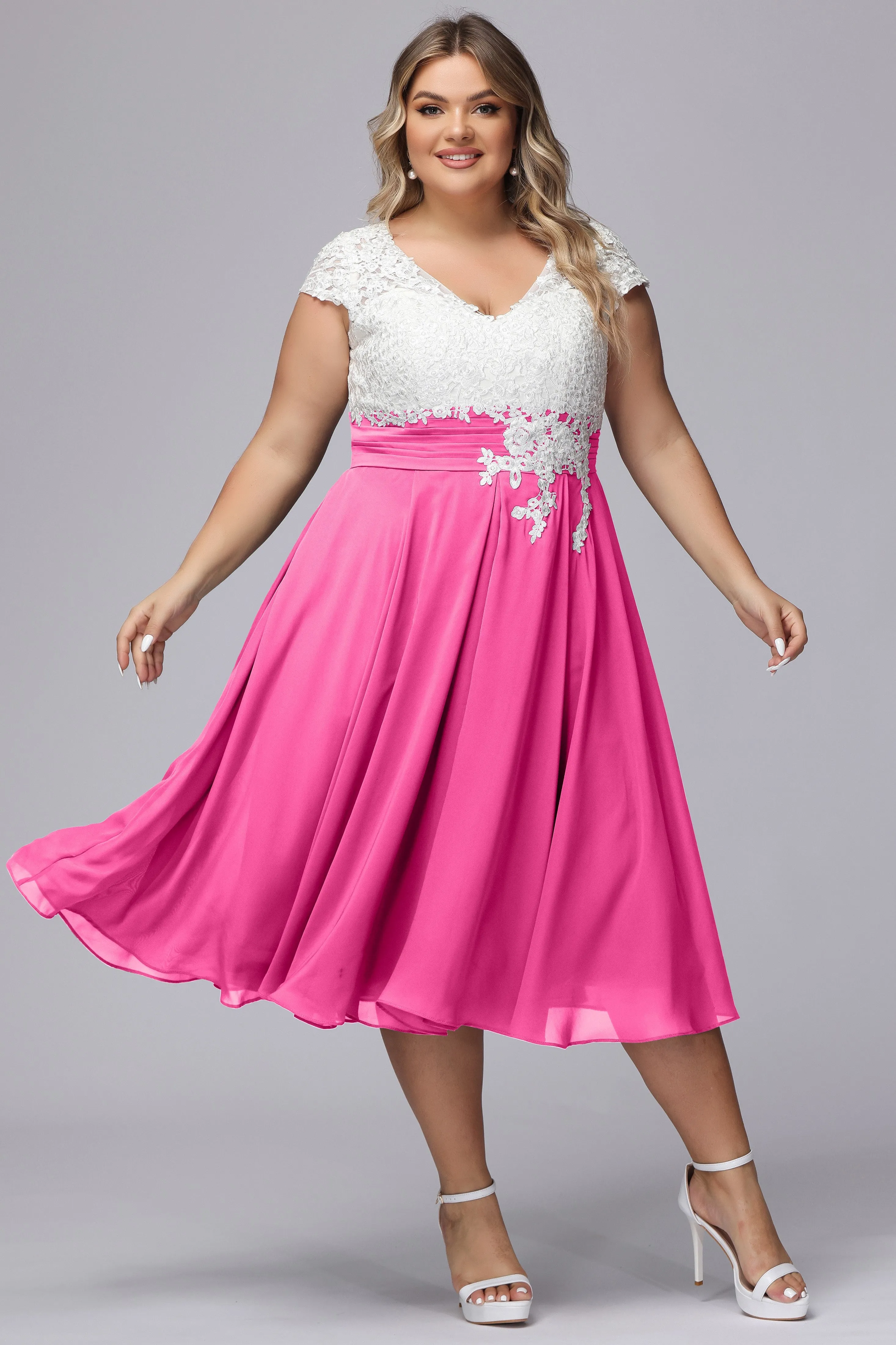 Chic Lace Top Chiffon Tea-Length Plus Size Bridesmaid Dress
