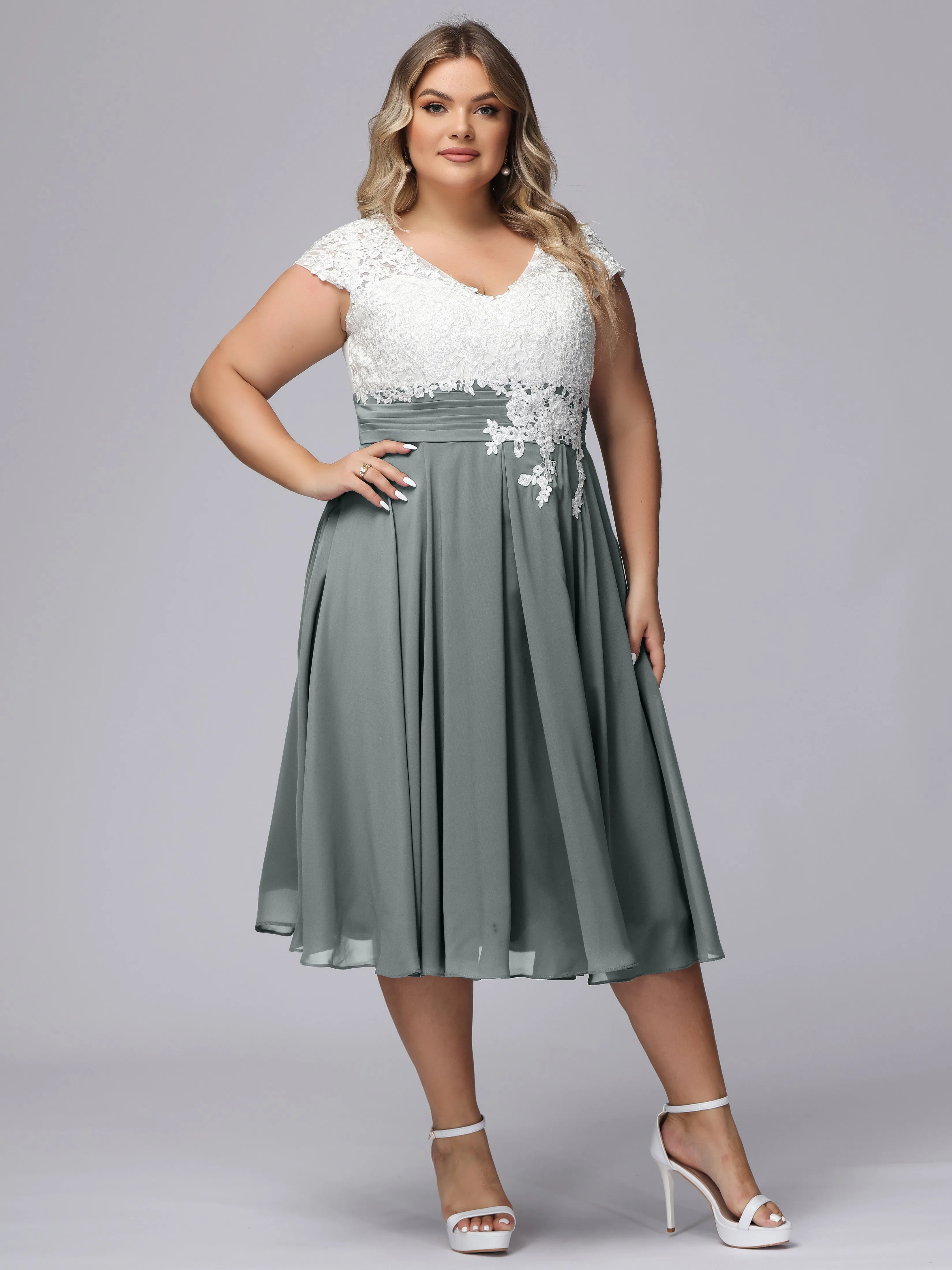 Chic Lace Top Chiffon Tea-Length Plus Size Bridesmaid Dress
