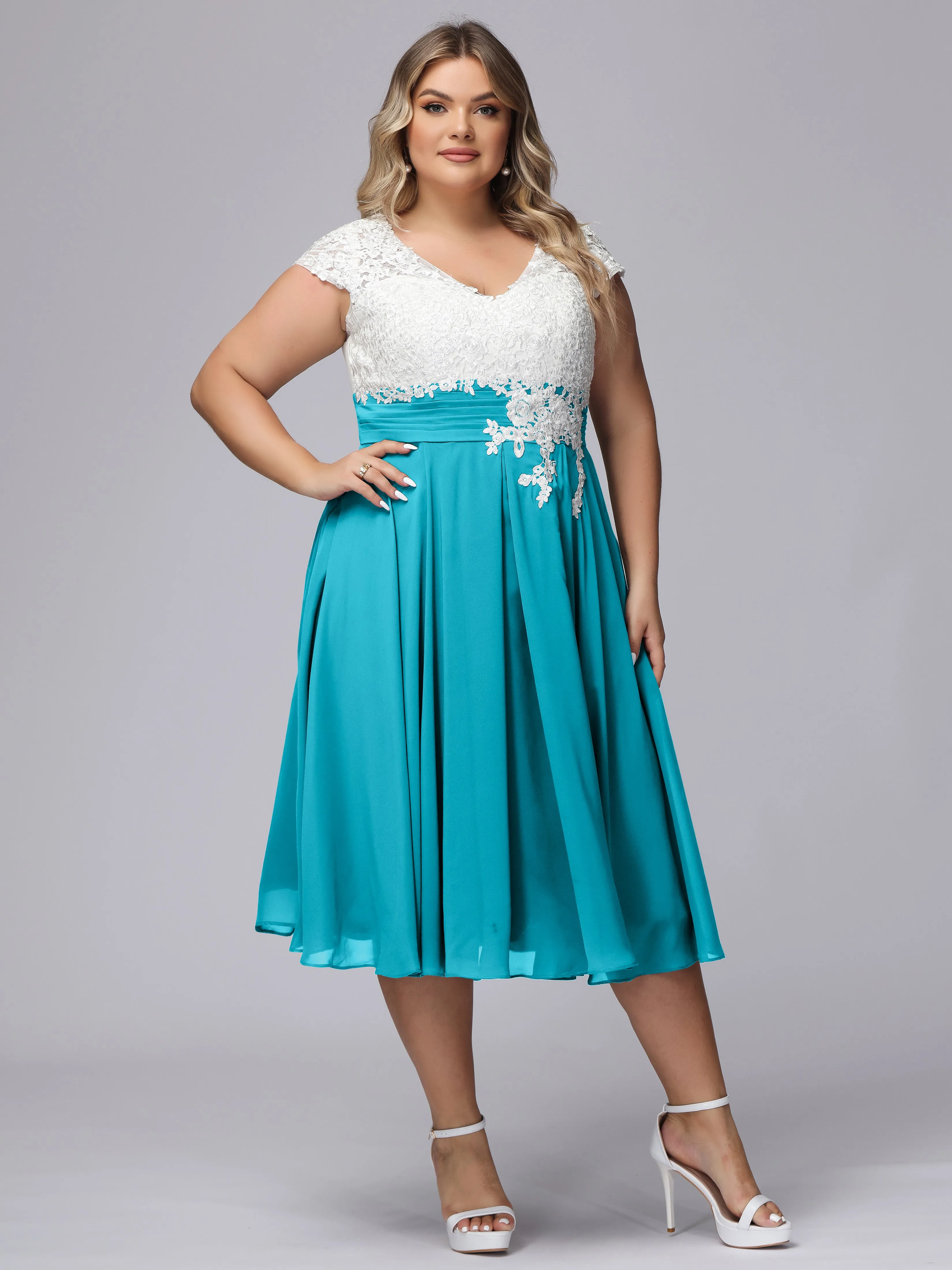 Chic Lace Top Chiffon Tea-Length Plus Size Bridesmaid Dress