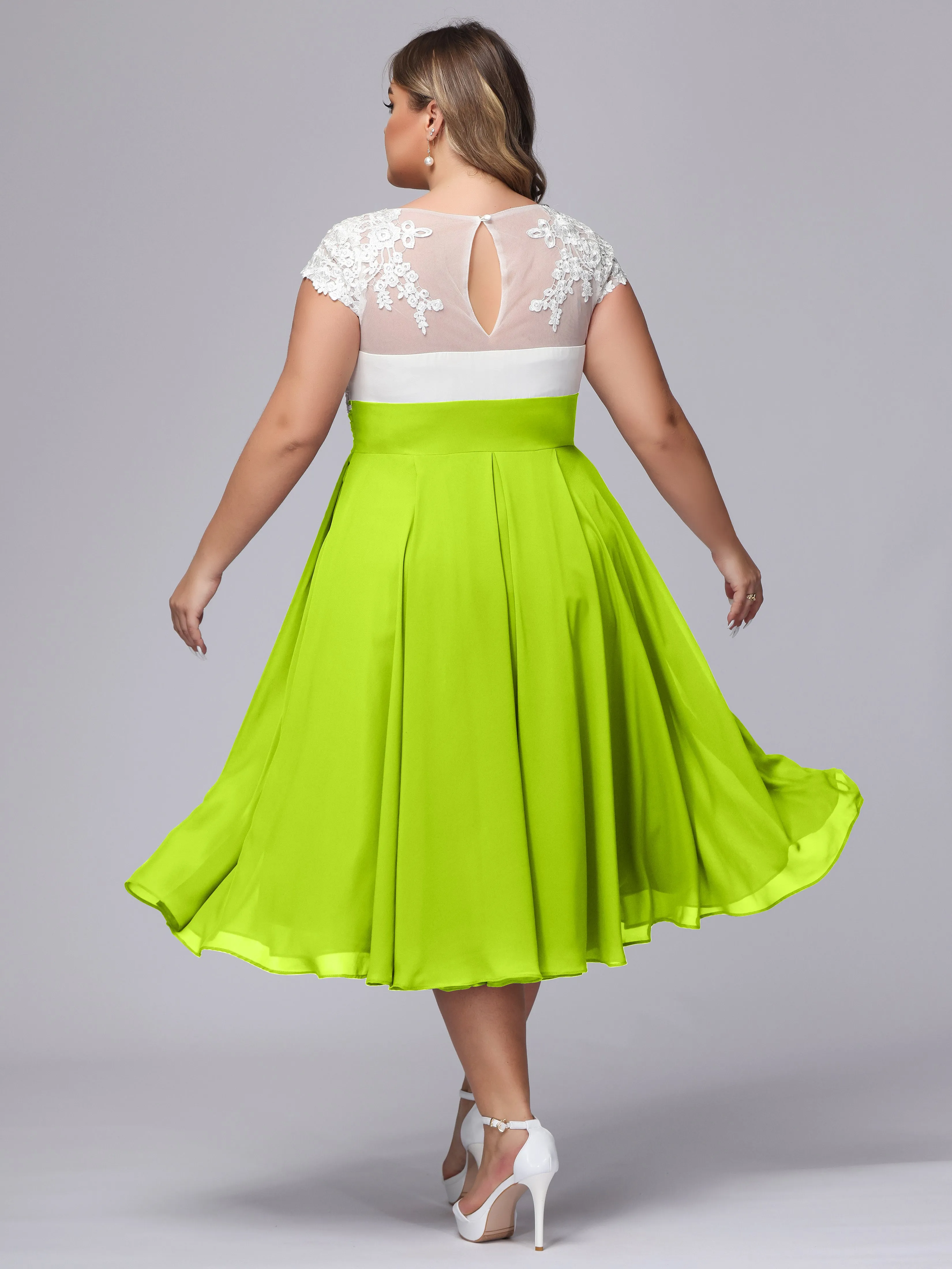 Chic Lace Top Chiffon Tea-Length Plus Size Bridesmaid Dress