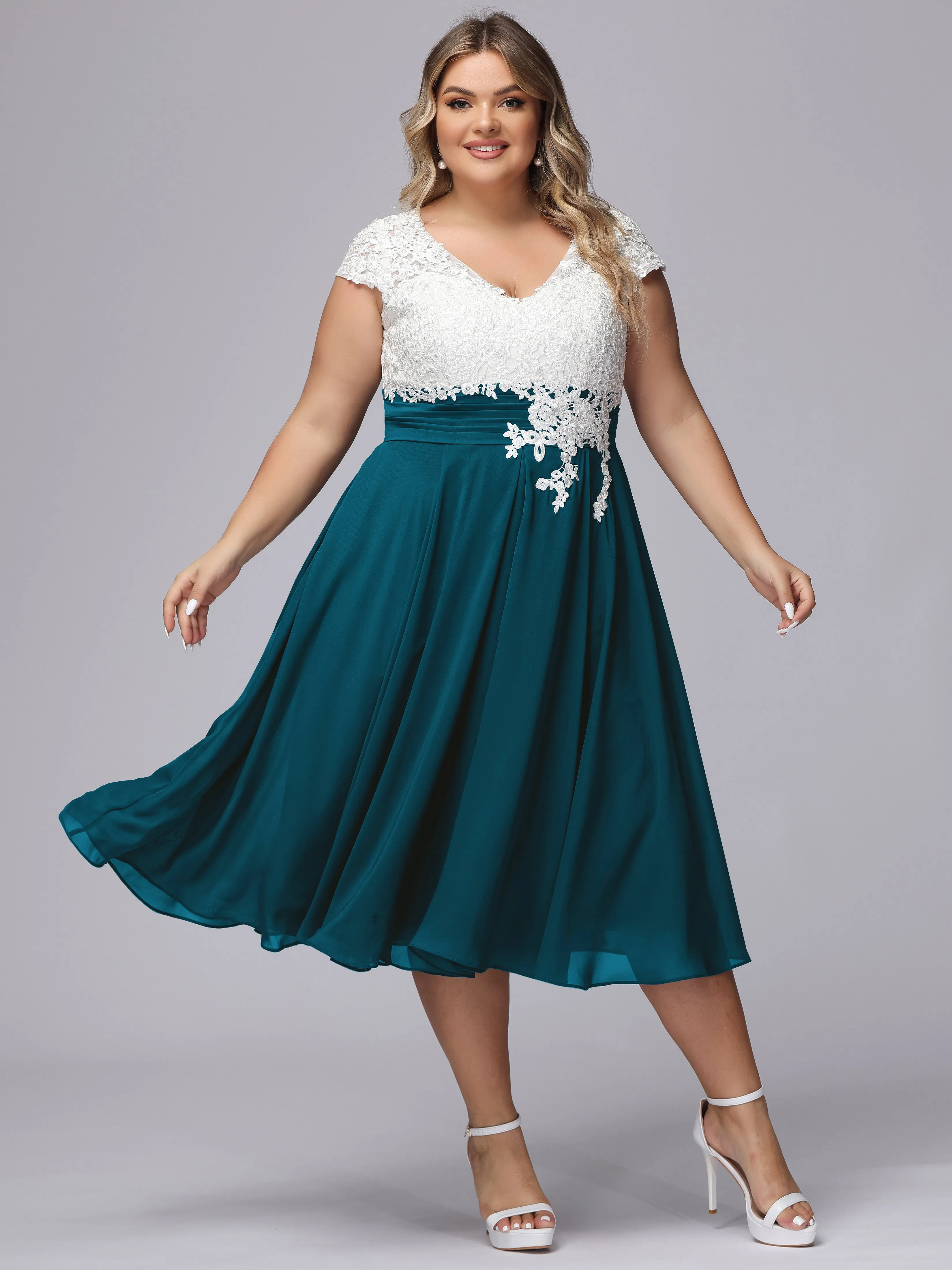 Chic Lace Top Chiffon Tea-Length Plus Size Bridesmaid Dress
