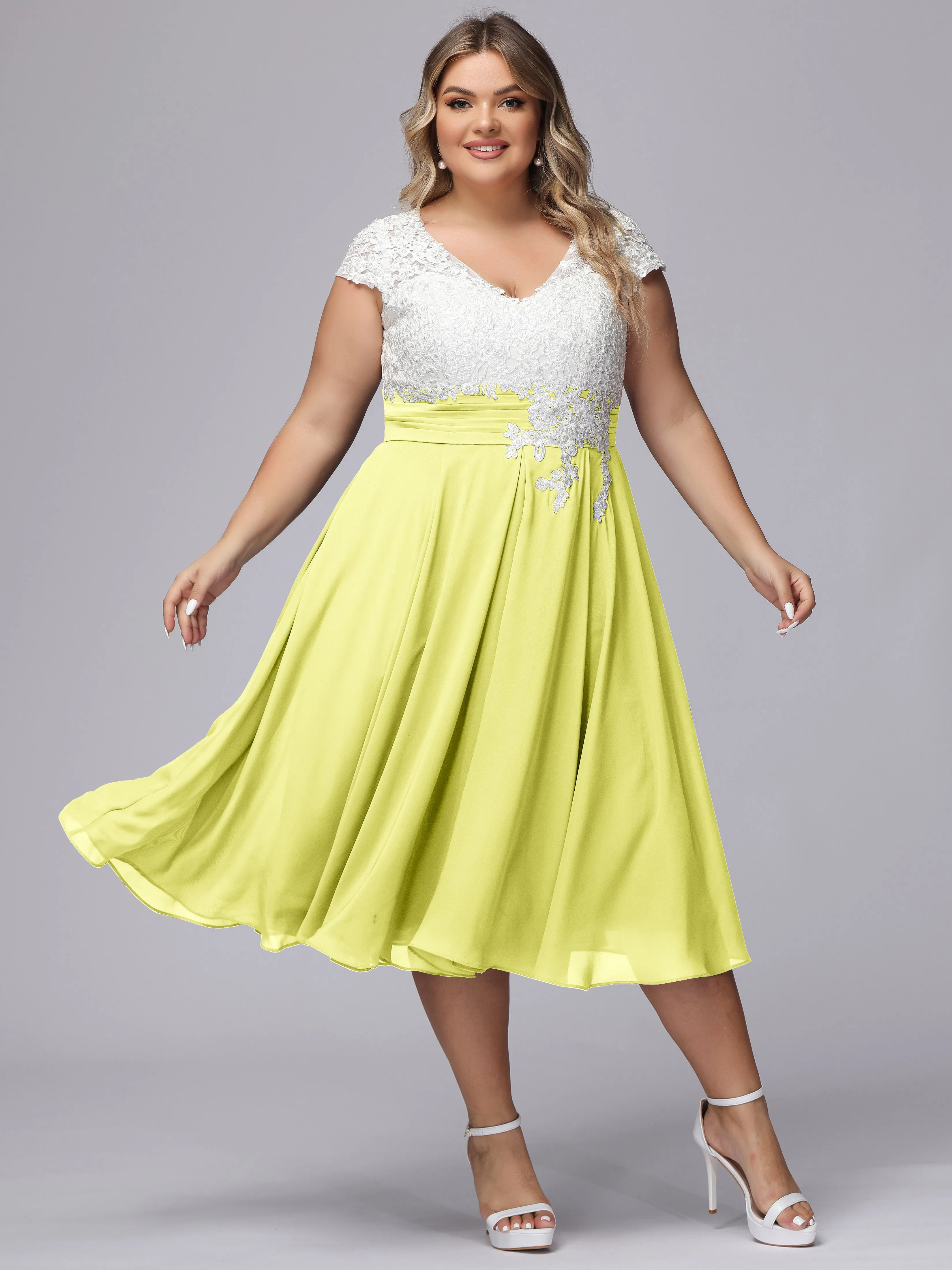 Chic Lace Top Chiffon Tea-Length Plus Size Bridesmaid Dress