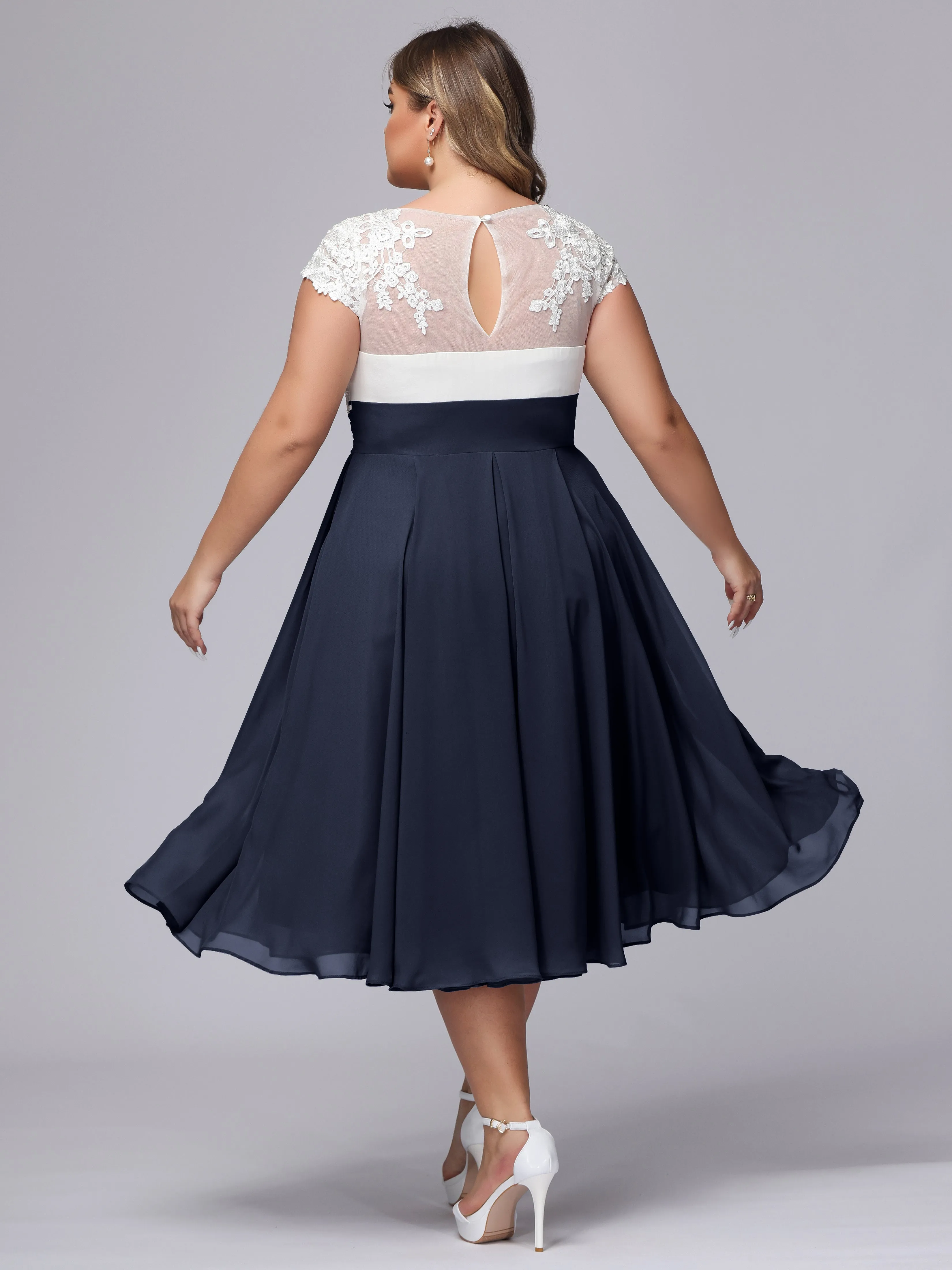 Chic Lace Top Chiffon Tea-Length Plus Size Bridesmaid Dress
