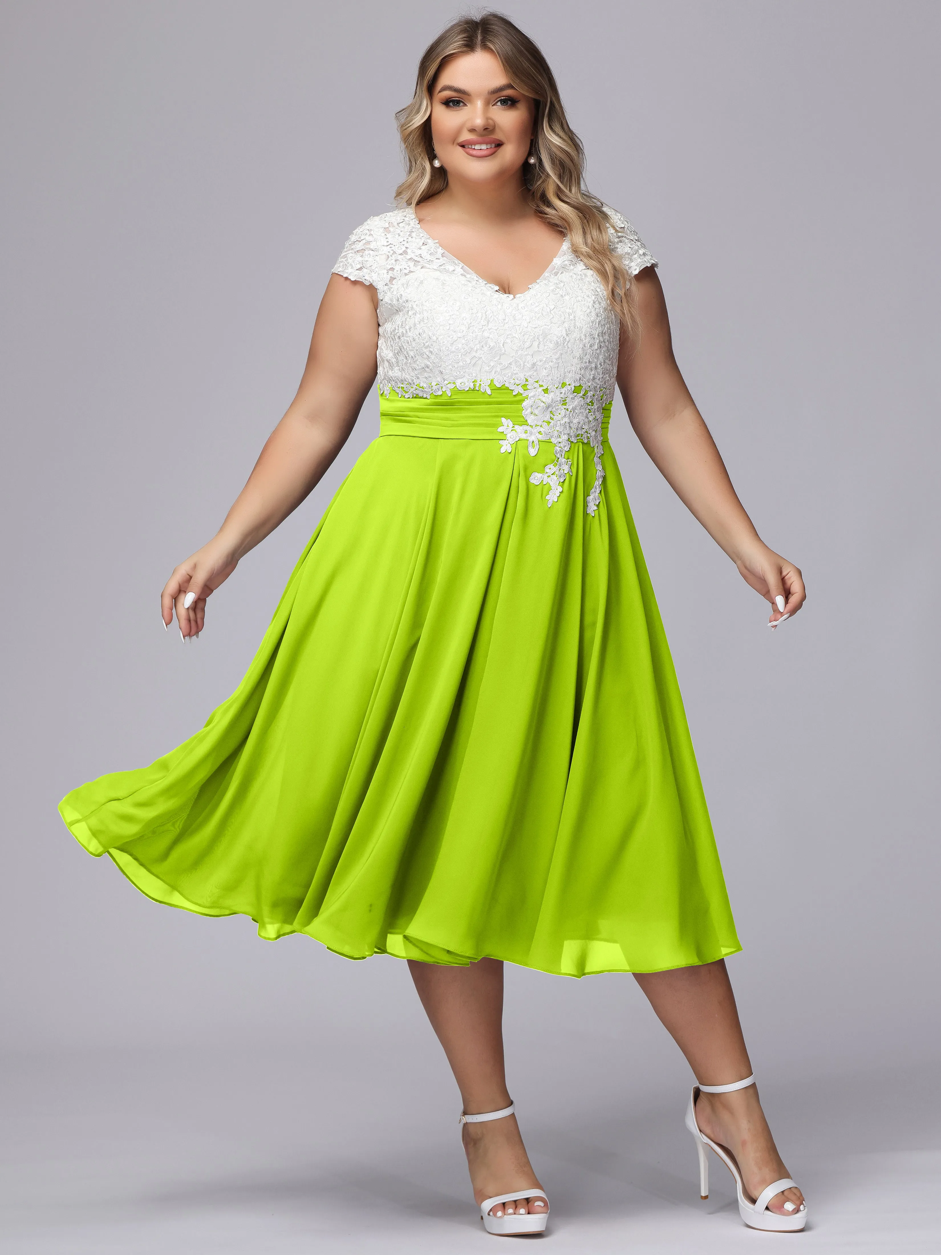 Chic Lace Top Chiffon Tea-Length Plus Size Bridesmaid Dress