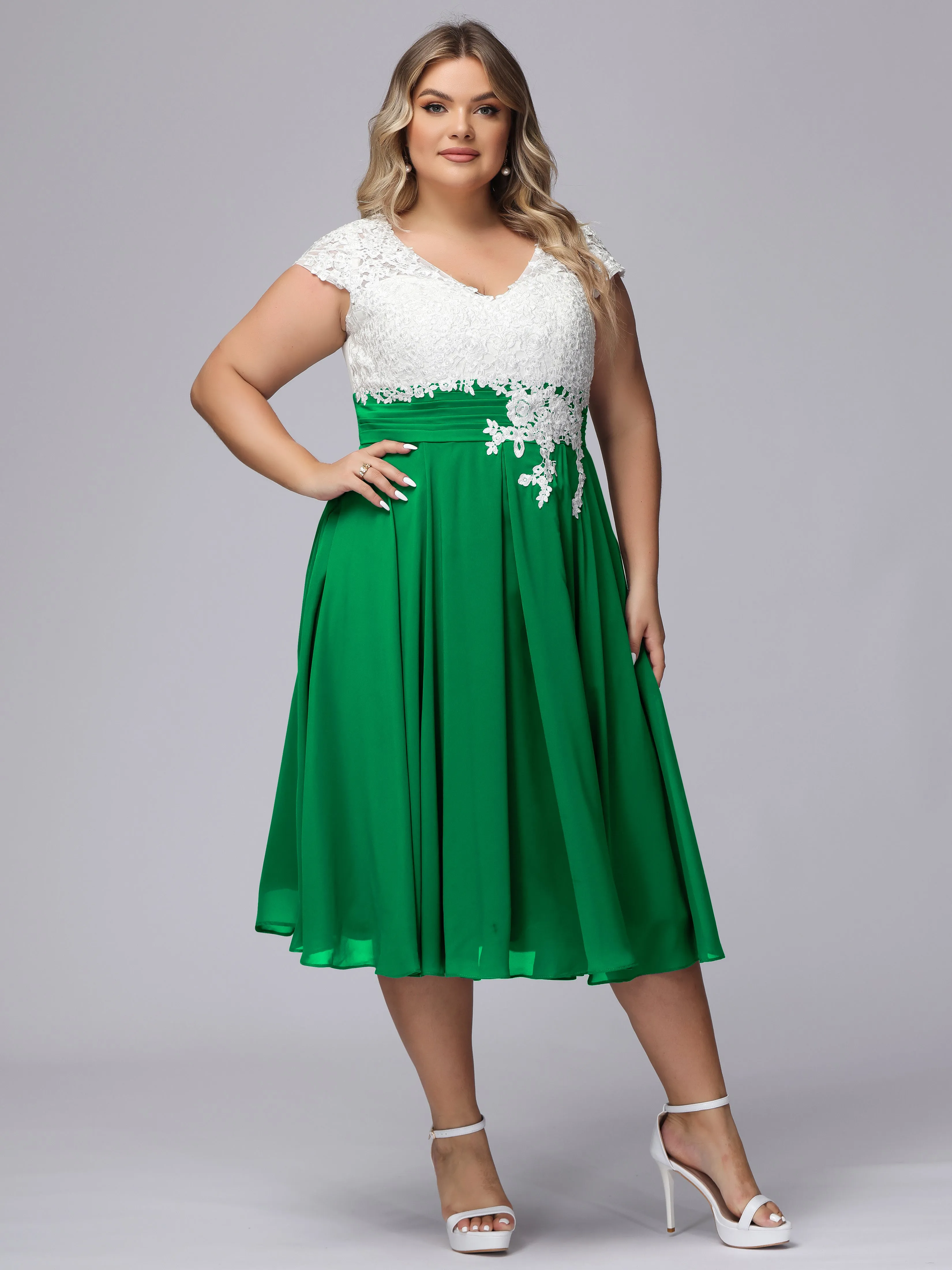 Chic Lace Top Chiffon Tea-Length Plus Size Bridesmaid Dress