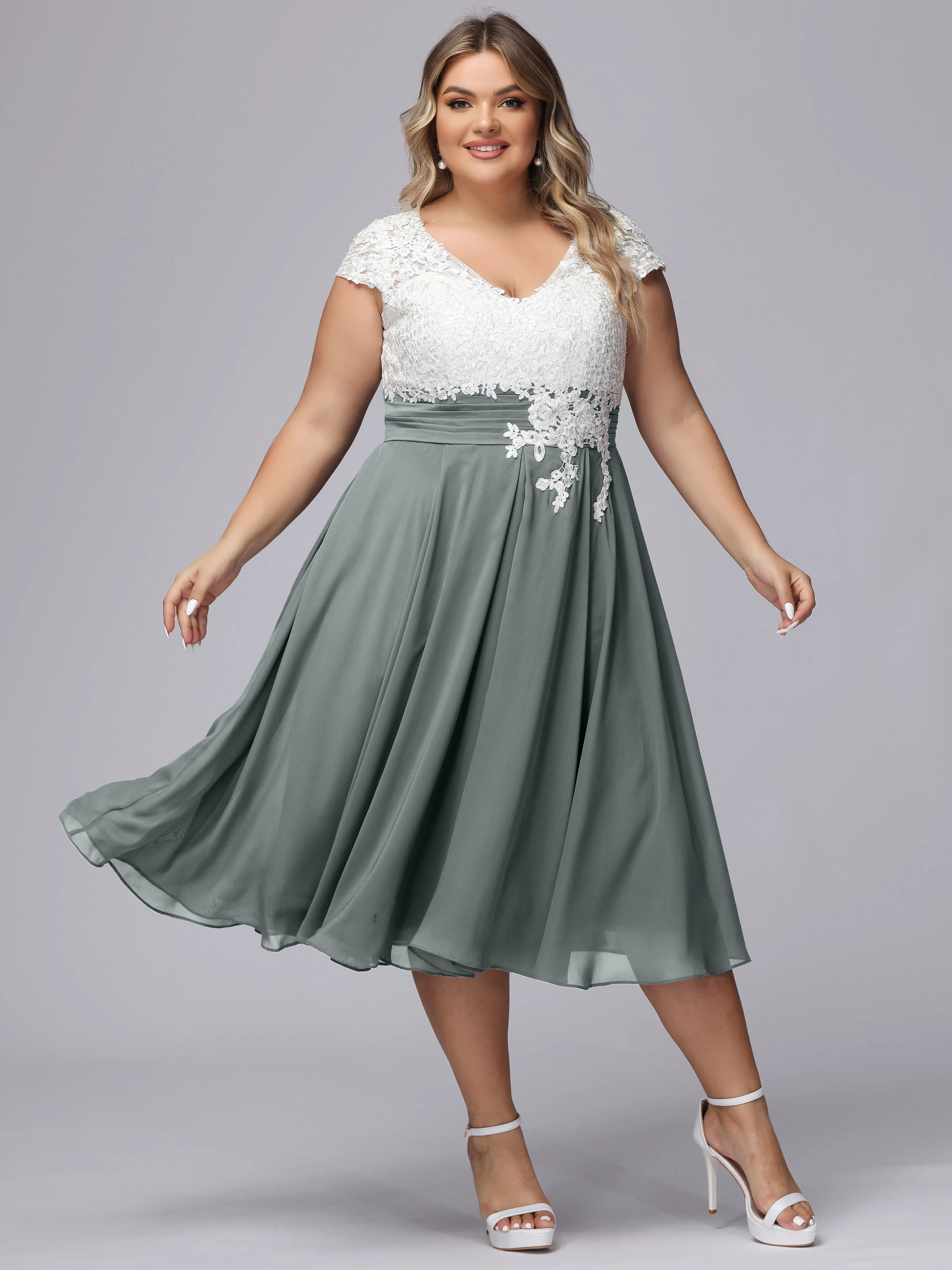 Chic Lace Top Chiffon Tea-Length Plus Size Bridesmaid Dress