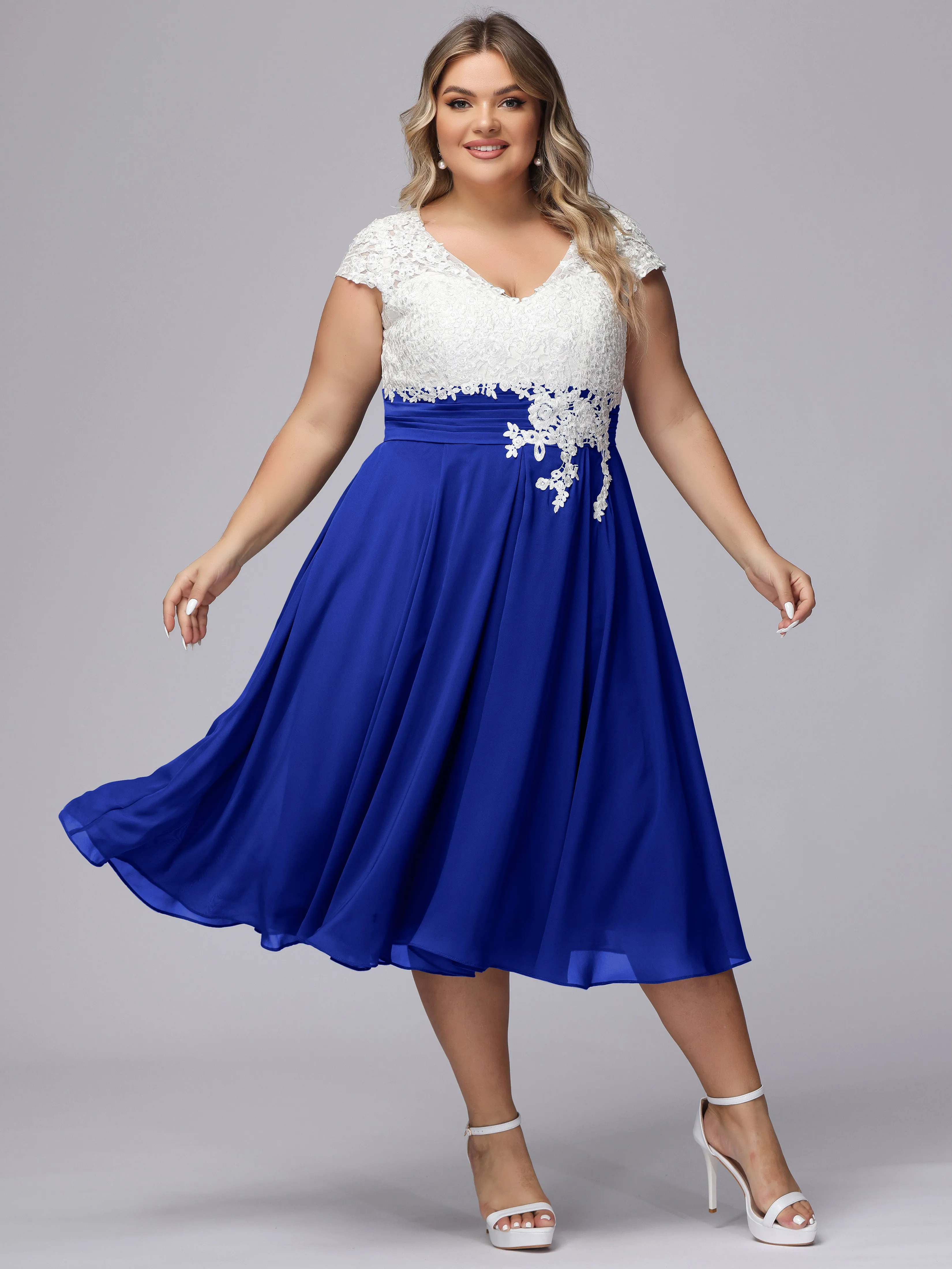 Chic Lace Top Chiffon Tea-Length Plus Size Bridesmaid Dress