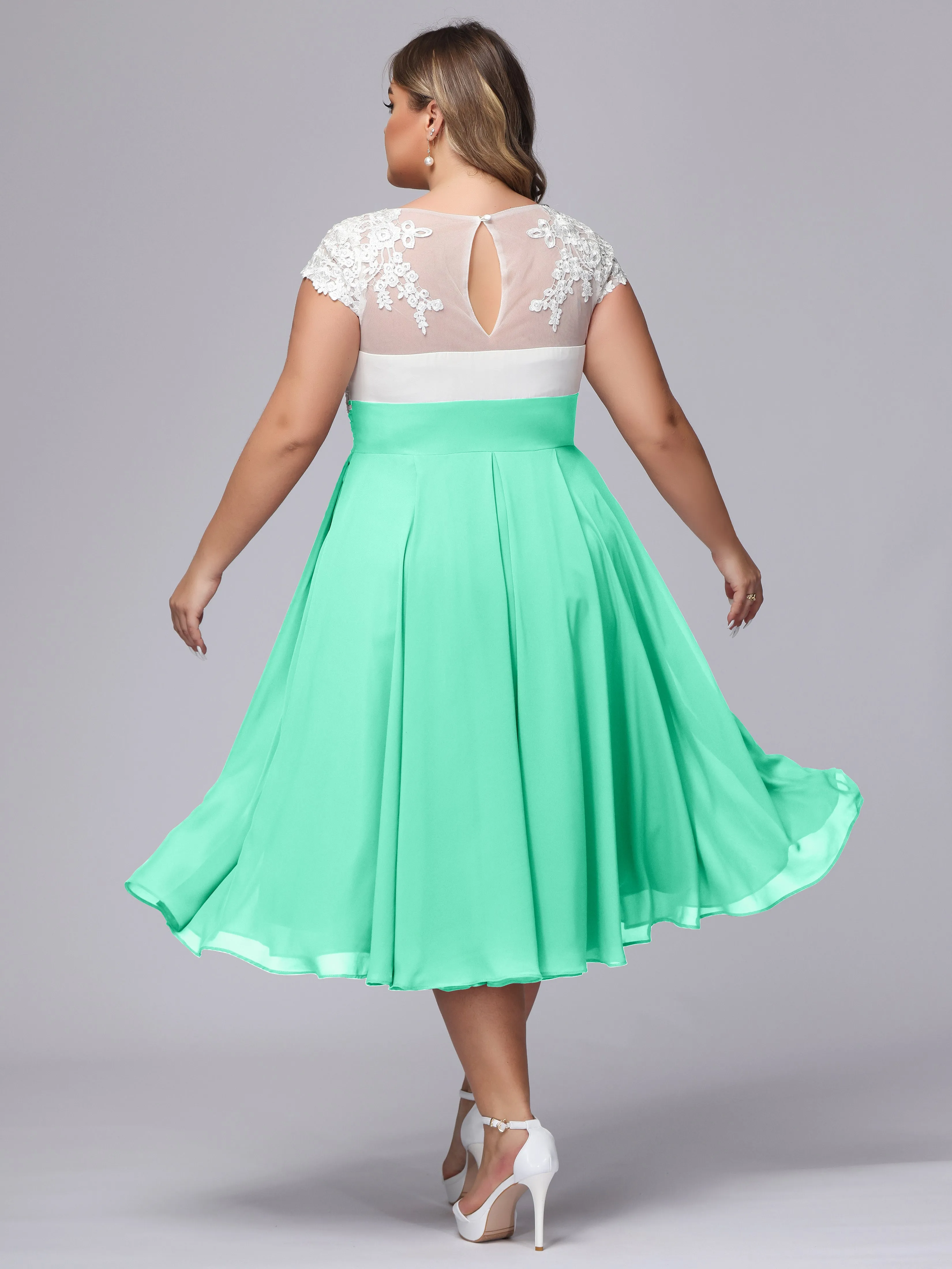Chic Lace Top Chiffon Tea-Length Plus Size Bridesmaid Dress