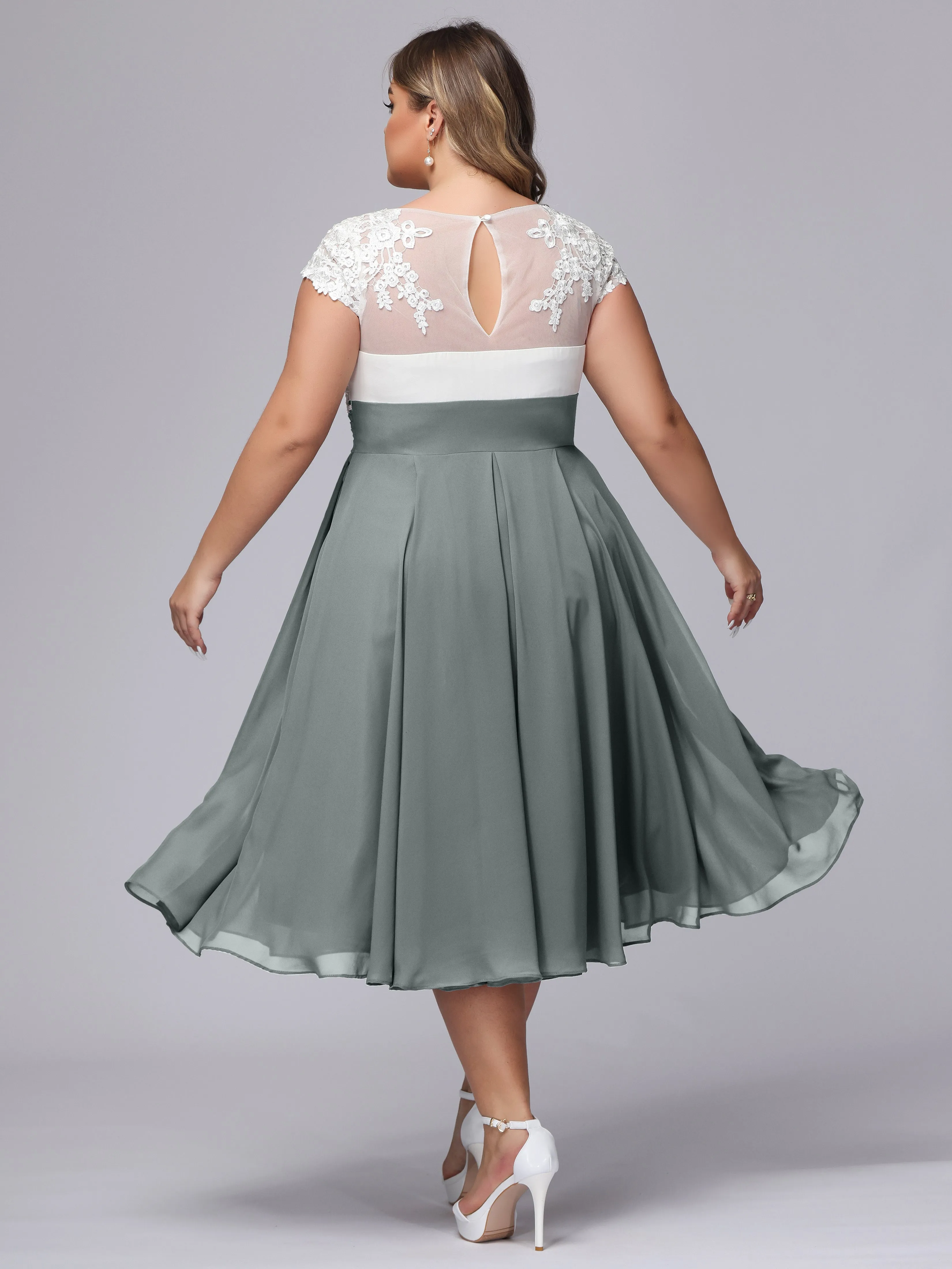 Chic Lace Top Chiffon Tea-Length Plus Size Bridesmaid Dress
