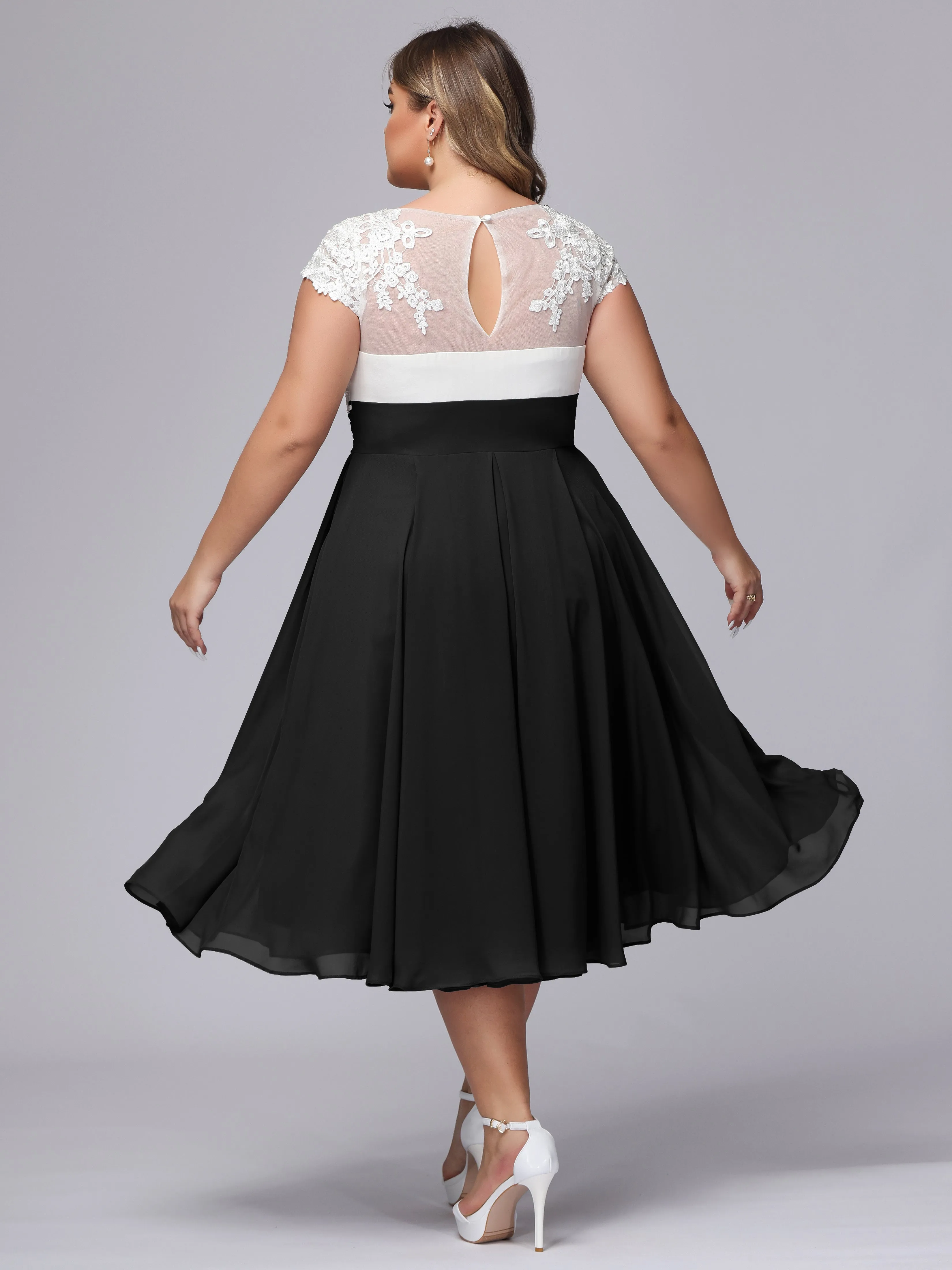 Chic Lace Top Chiffon Tea-Length Plus Size Bridesmaid Dress