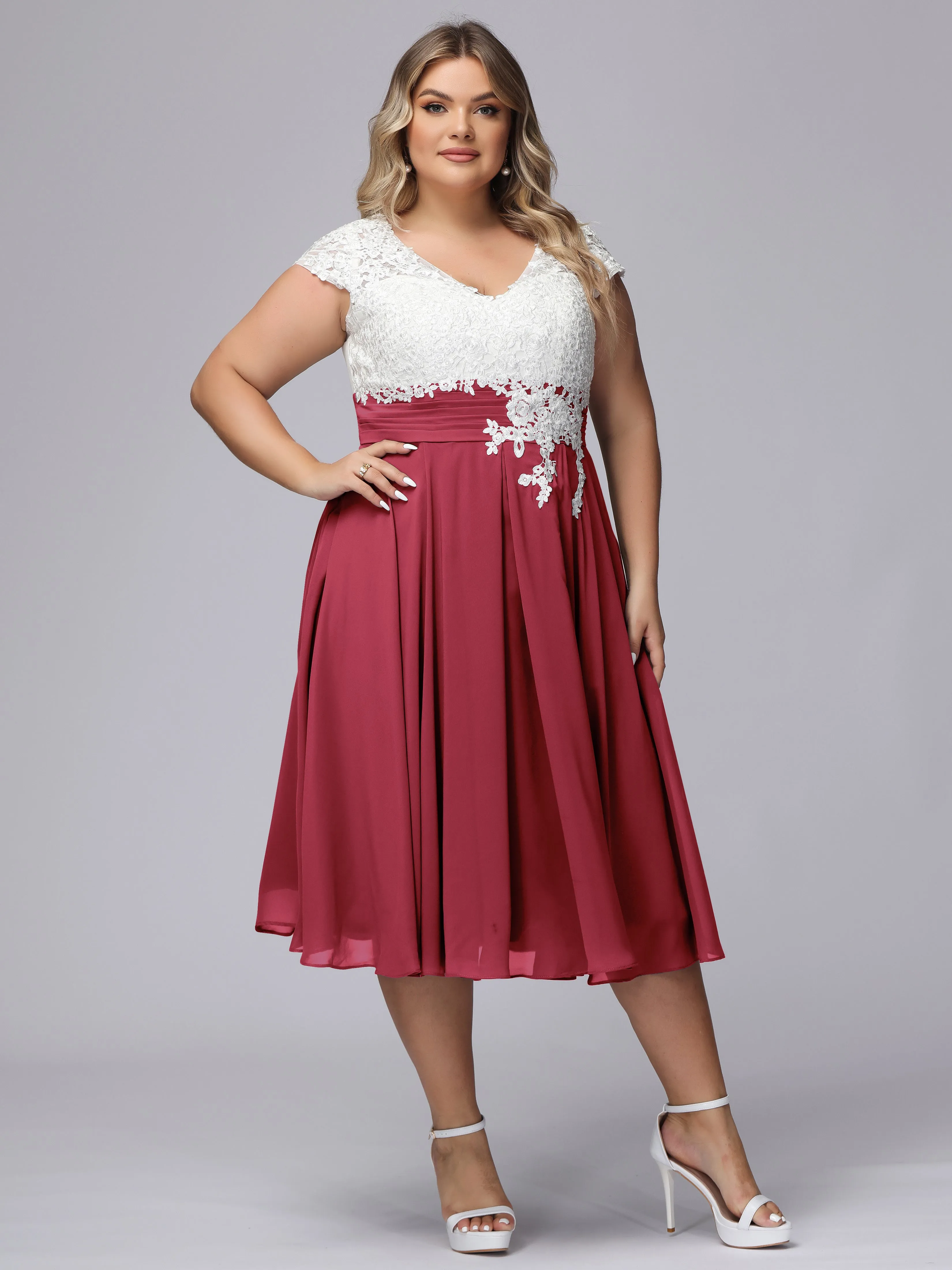 Chic Lace Top Chiffon Tea-Length Plus Size Bridesmaid Dress