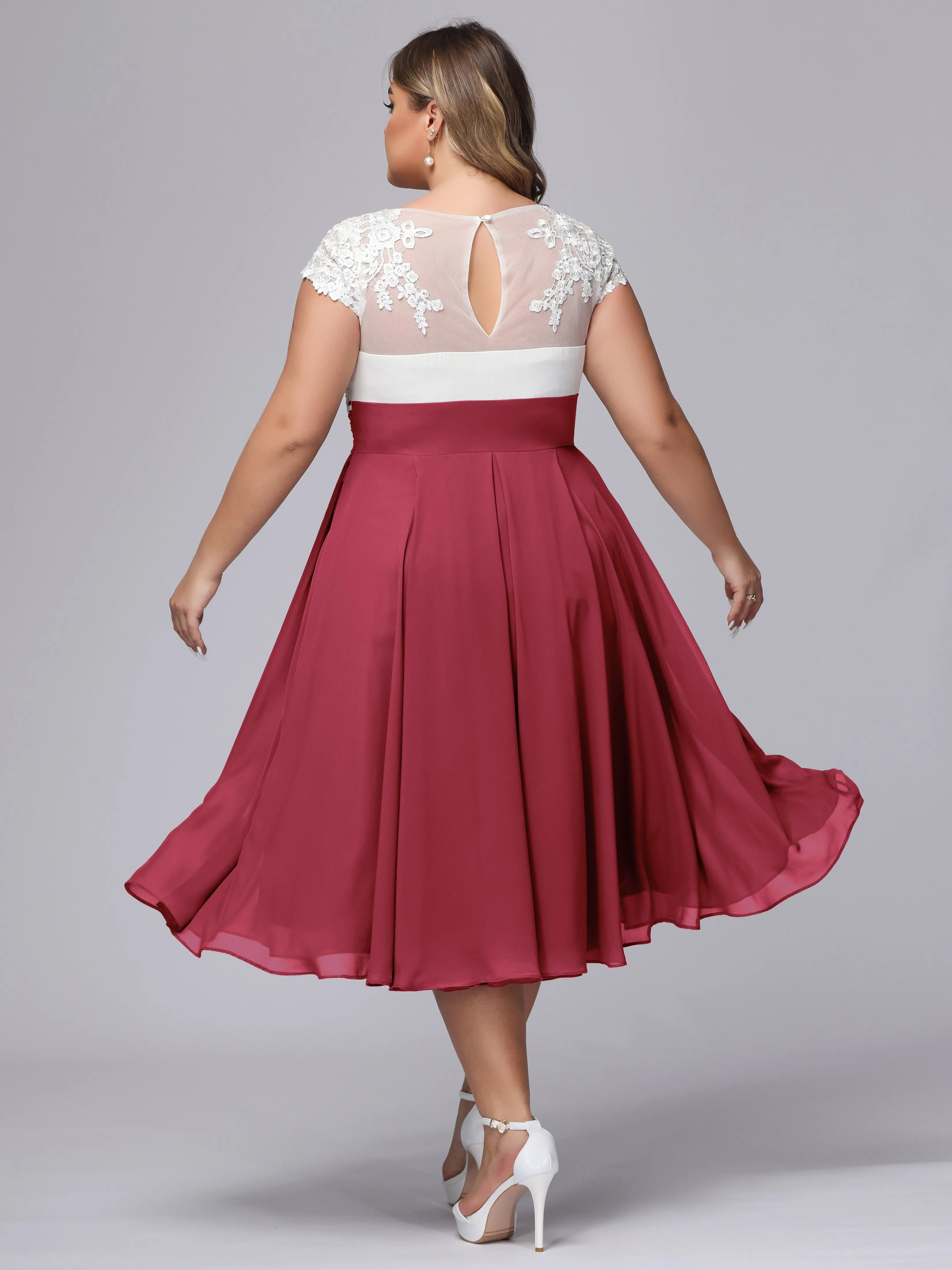 Chic Lace Top Chiffon Tea-Length Plus Size Bridesmaid Dress