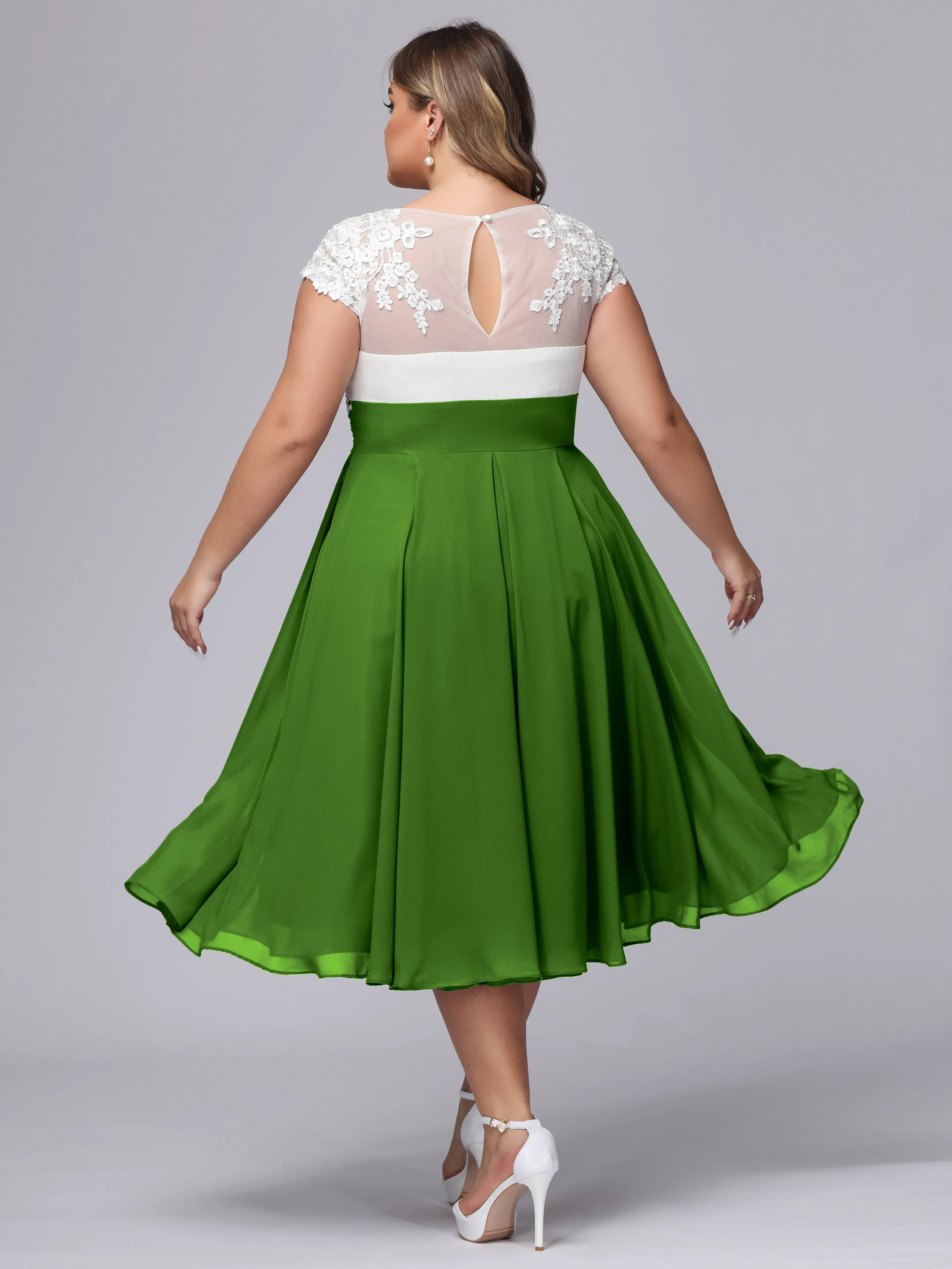 Chic Lace Top Chiffon Tea-Length Plus Size Bridesmaid Dress